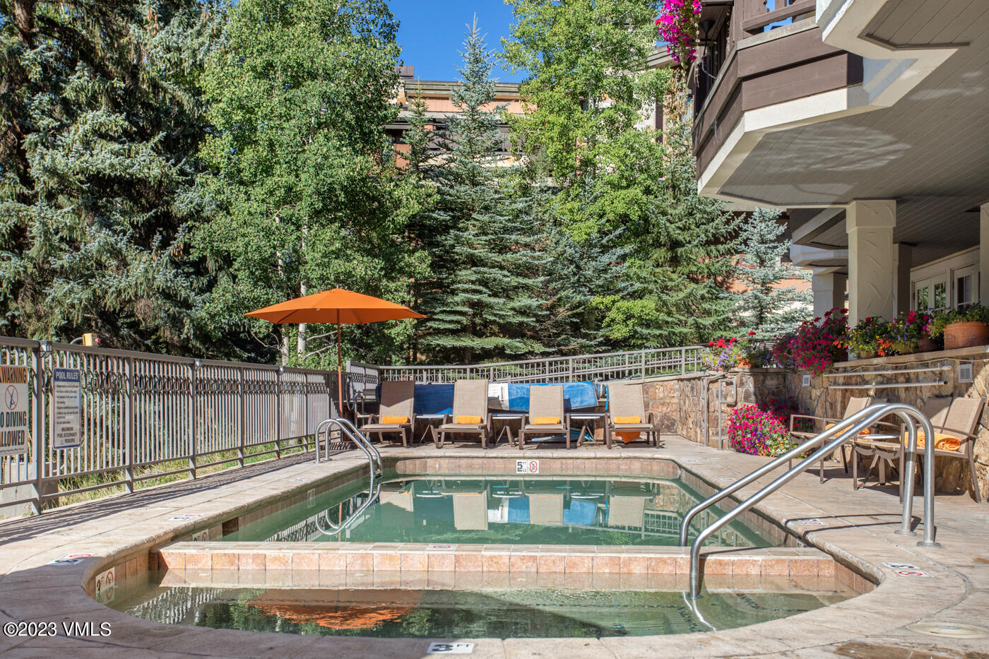 242 E Meadow Drive, 104-8