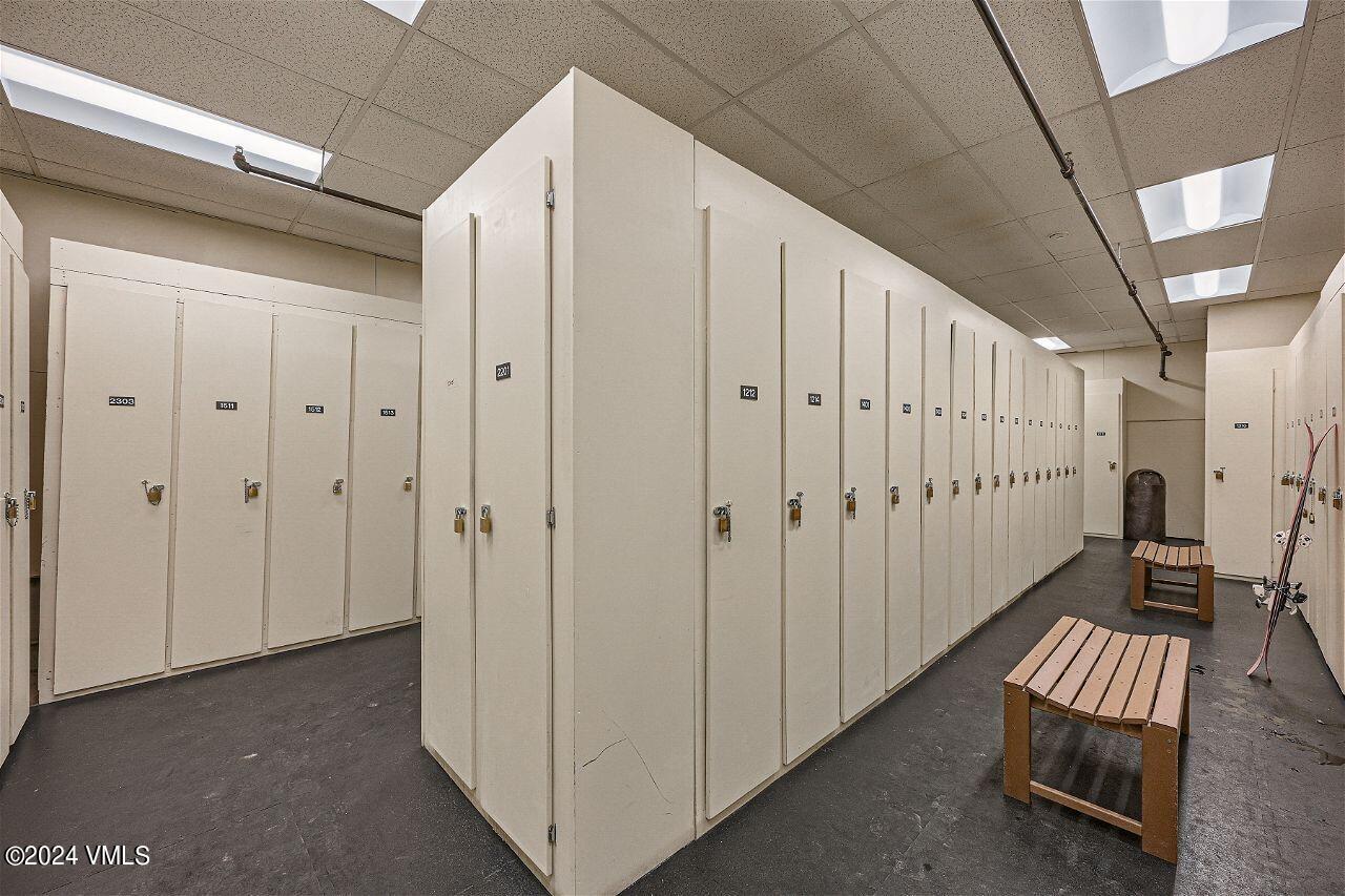 1100 N Frontage W, 1429