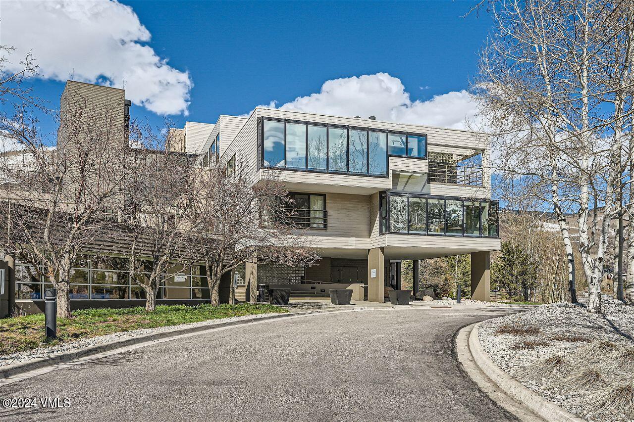 1100 N Frontage W, 1429