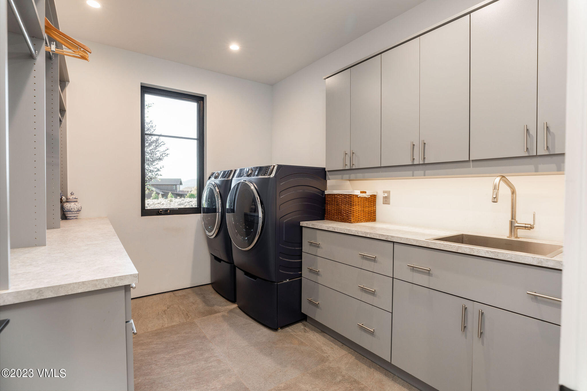 1658 E Haystacker Drive