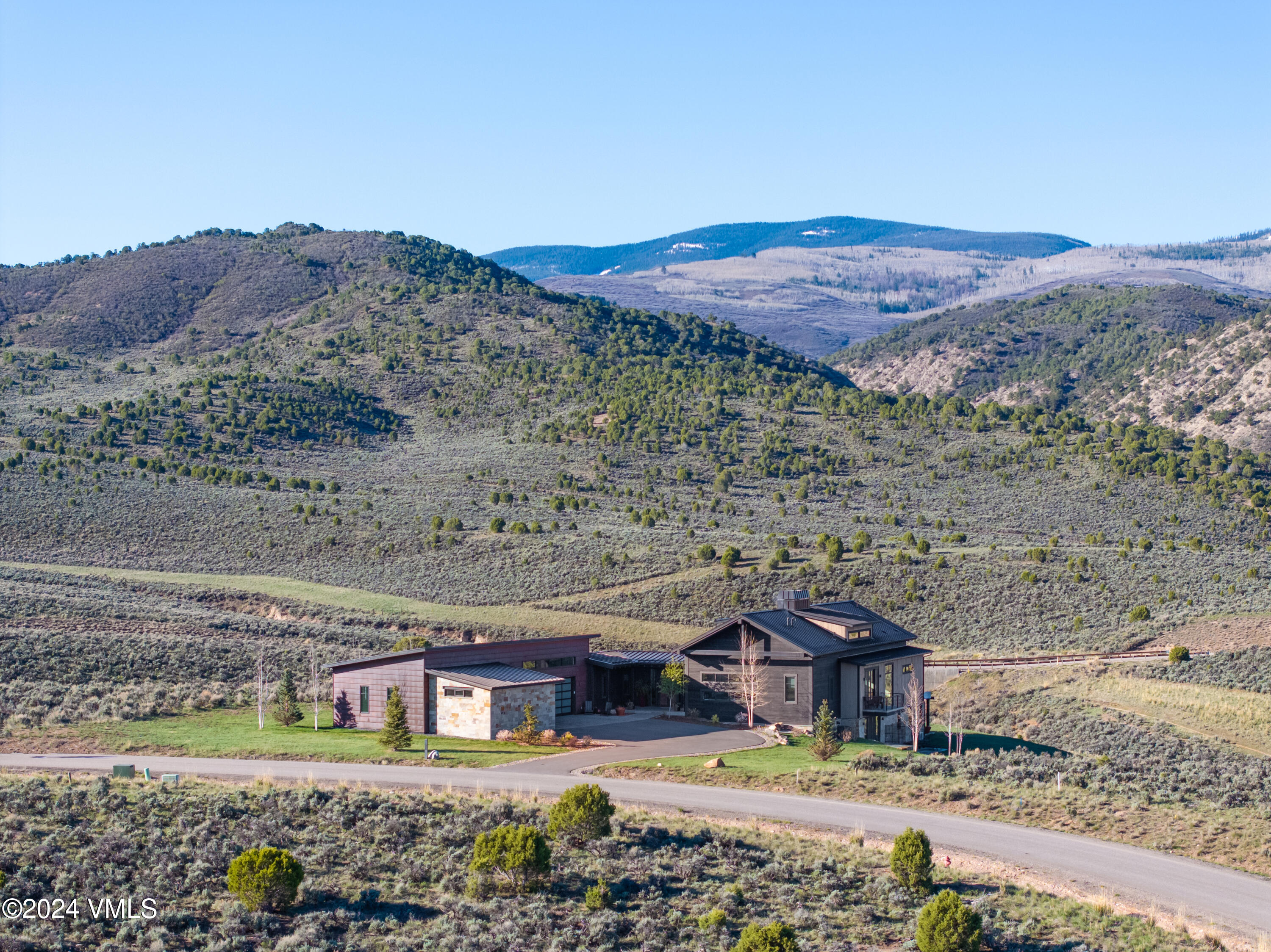 1658 E Haystacker Drive