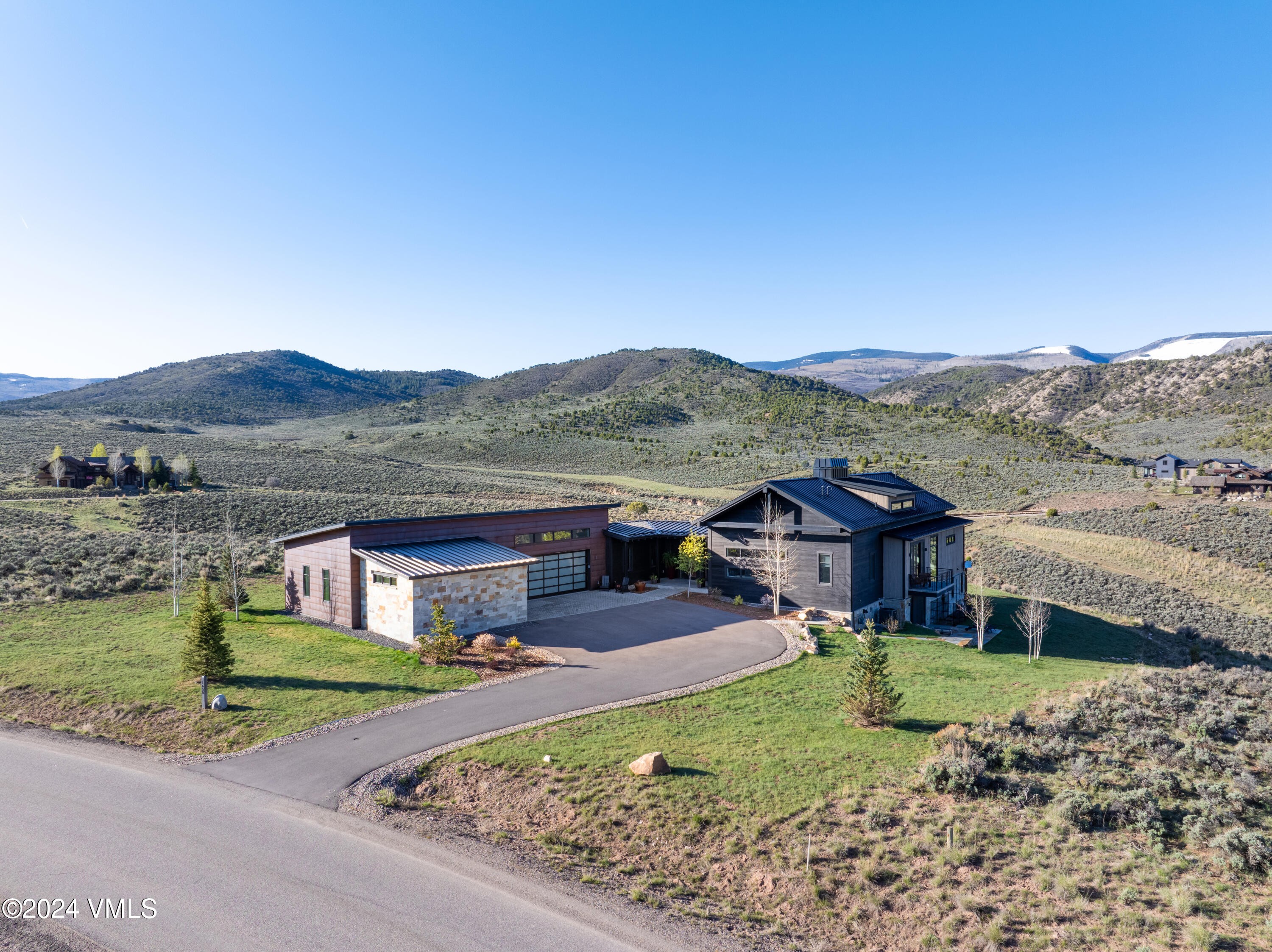 1658 E Haystacker Drive