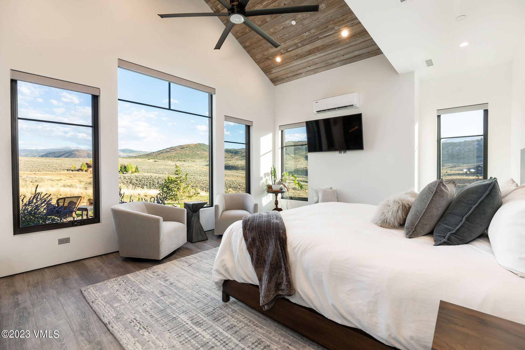 1658 E Haystacker Drive