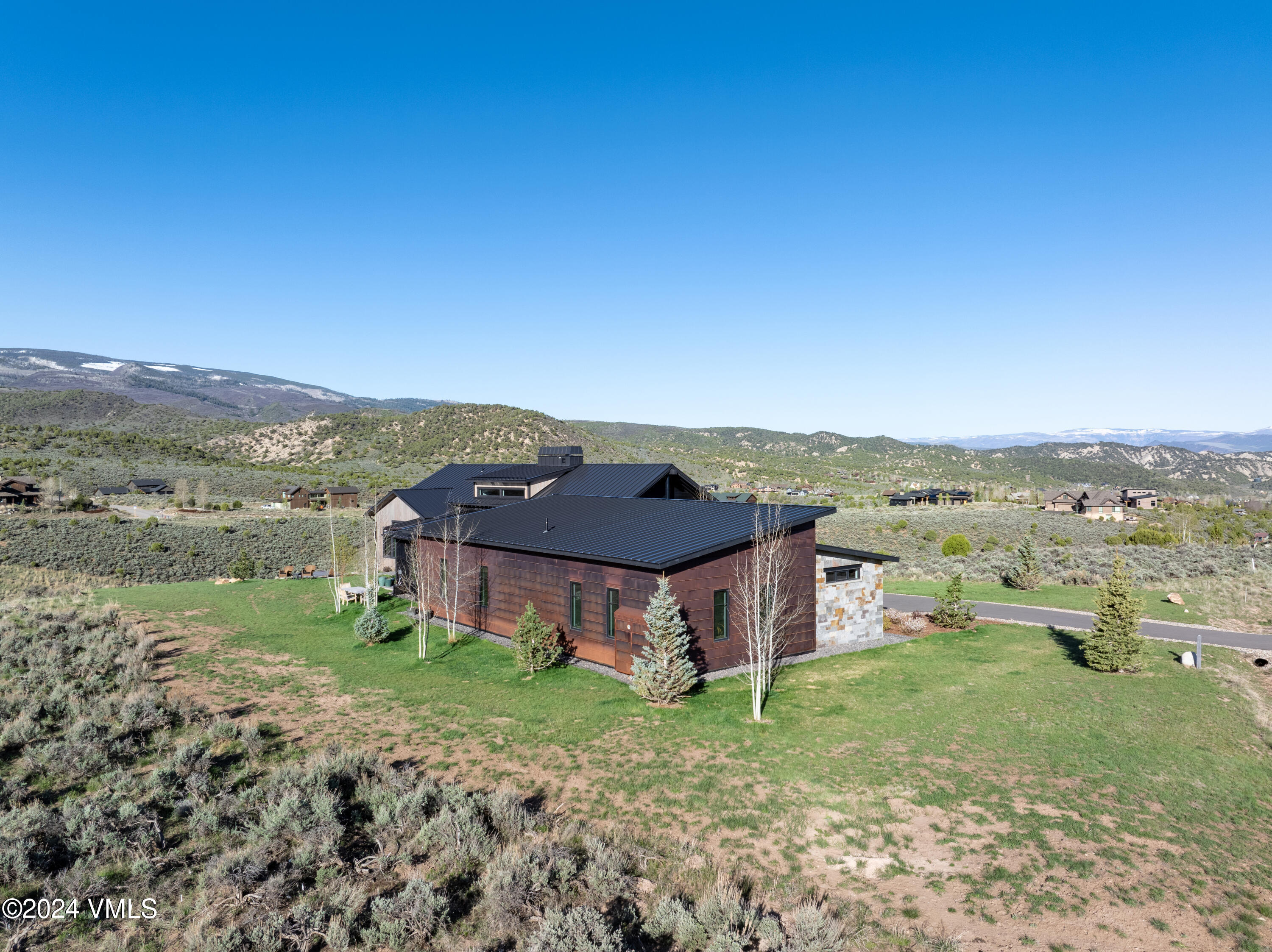 1658 E Haystacker Drive