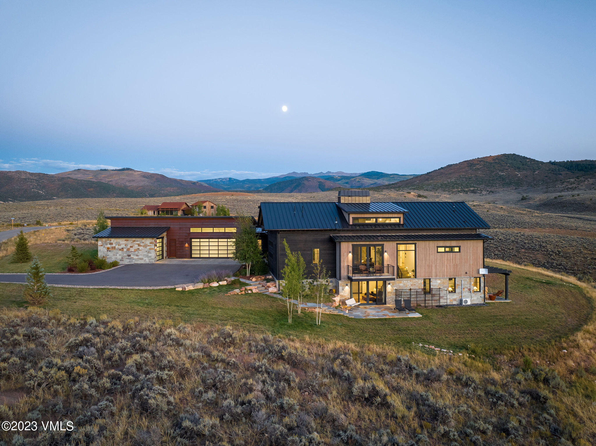 1658 E Haystacker Drive