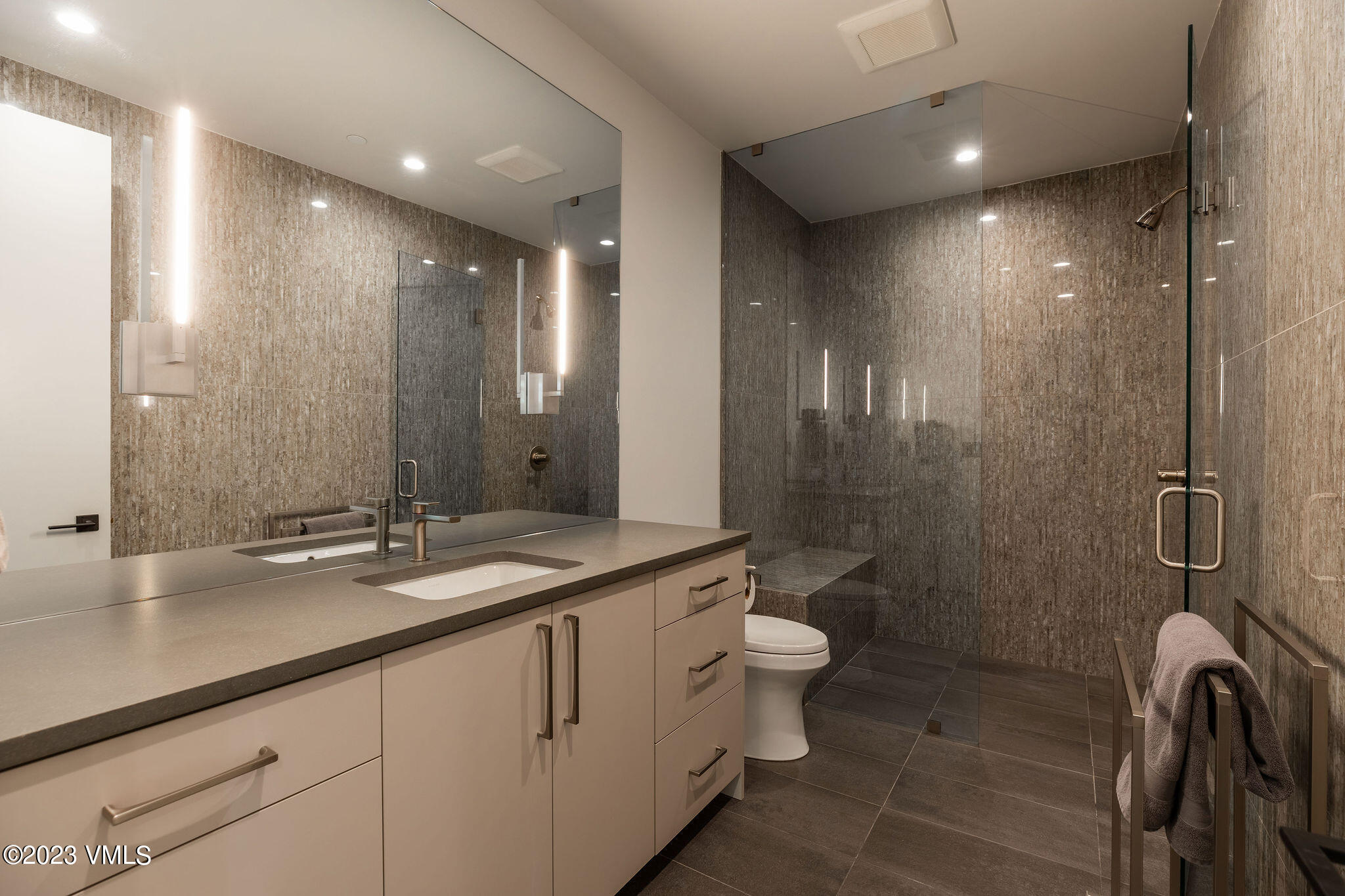 1658 E Haystacker Drive