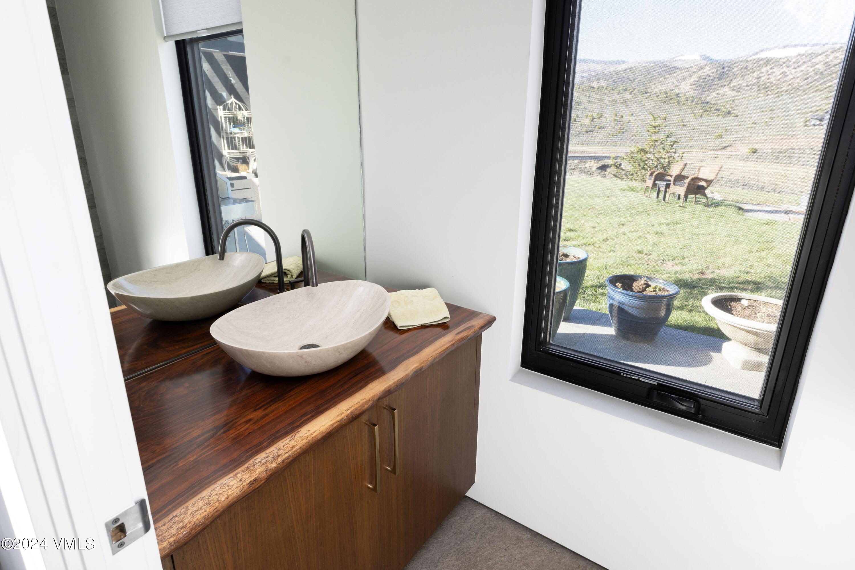 1658 E Haystacker Drive