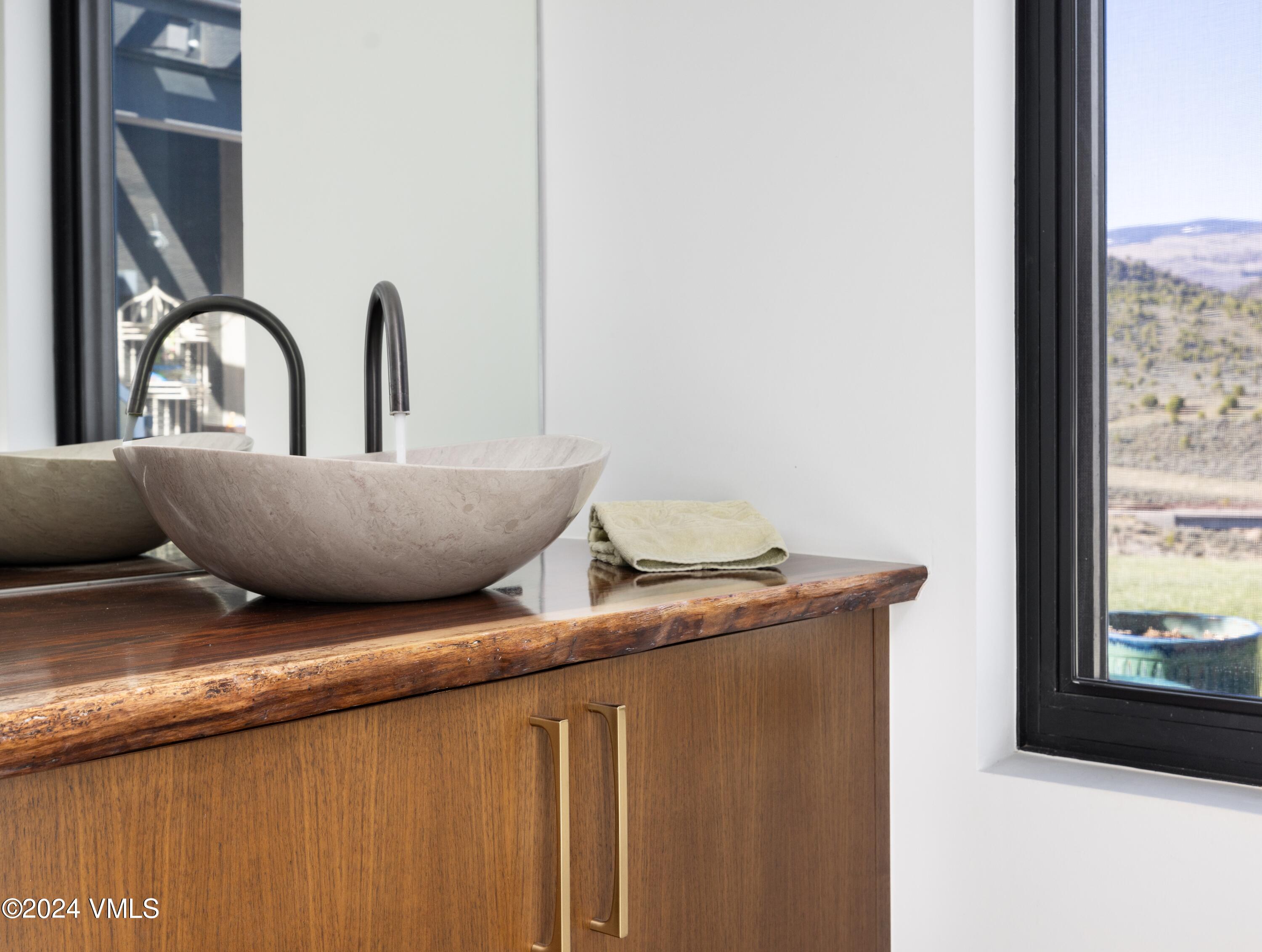 1658 E Haystacker Drive