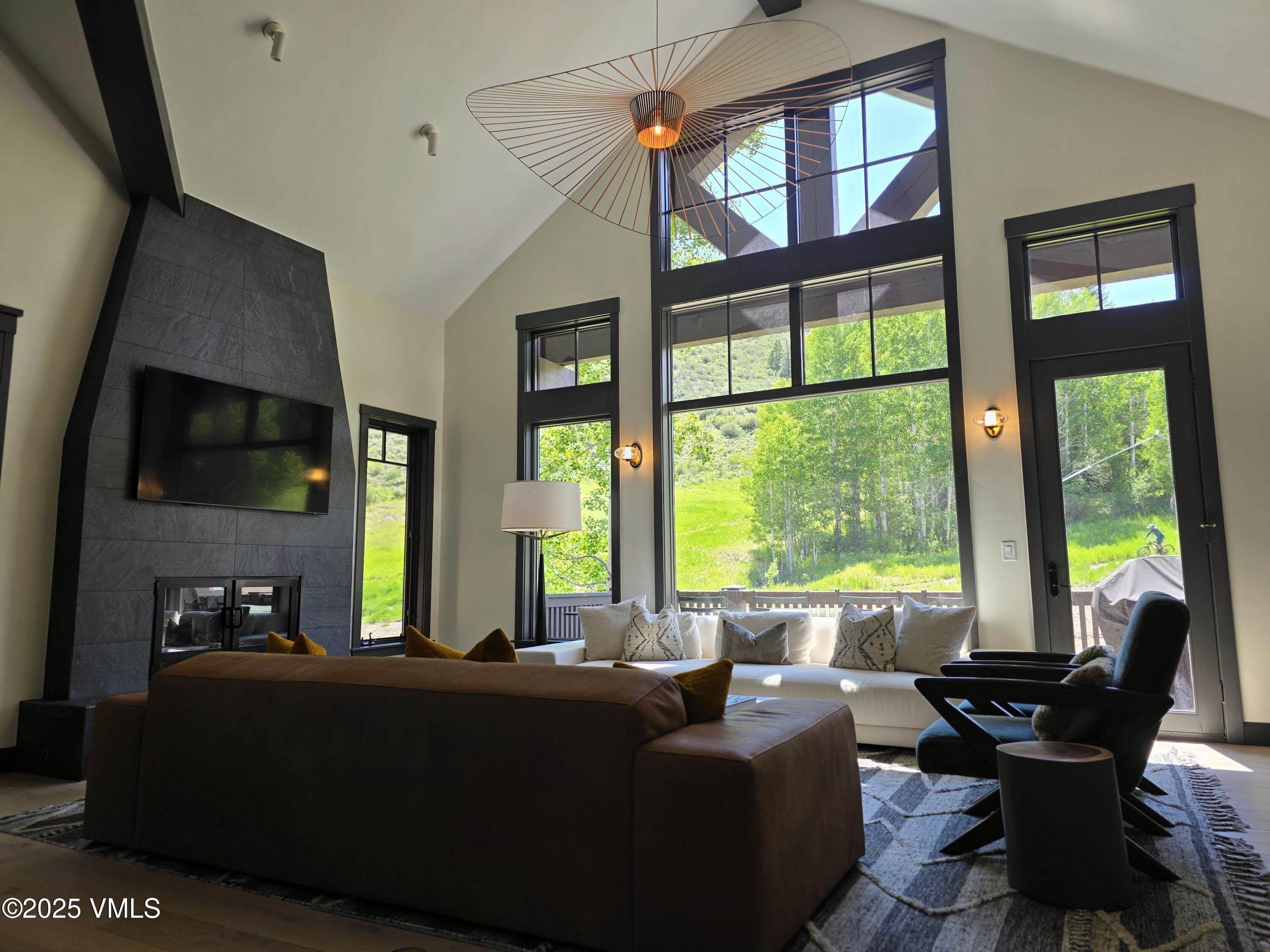 352 Cresta Road | SOLD