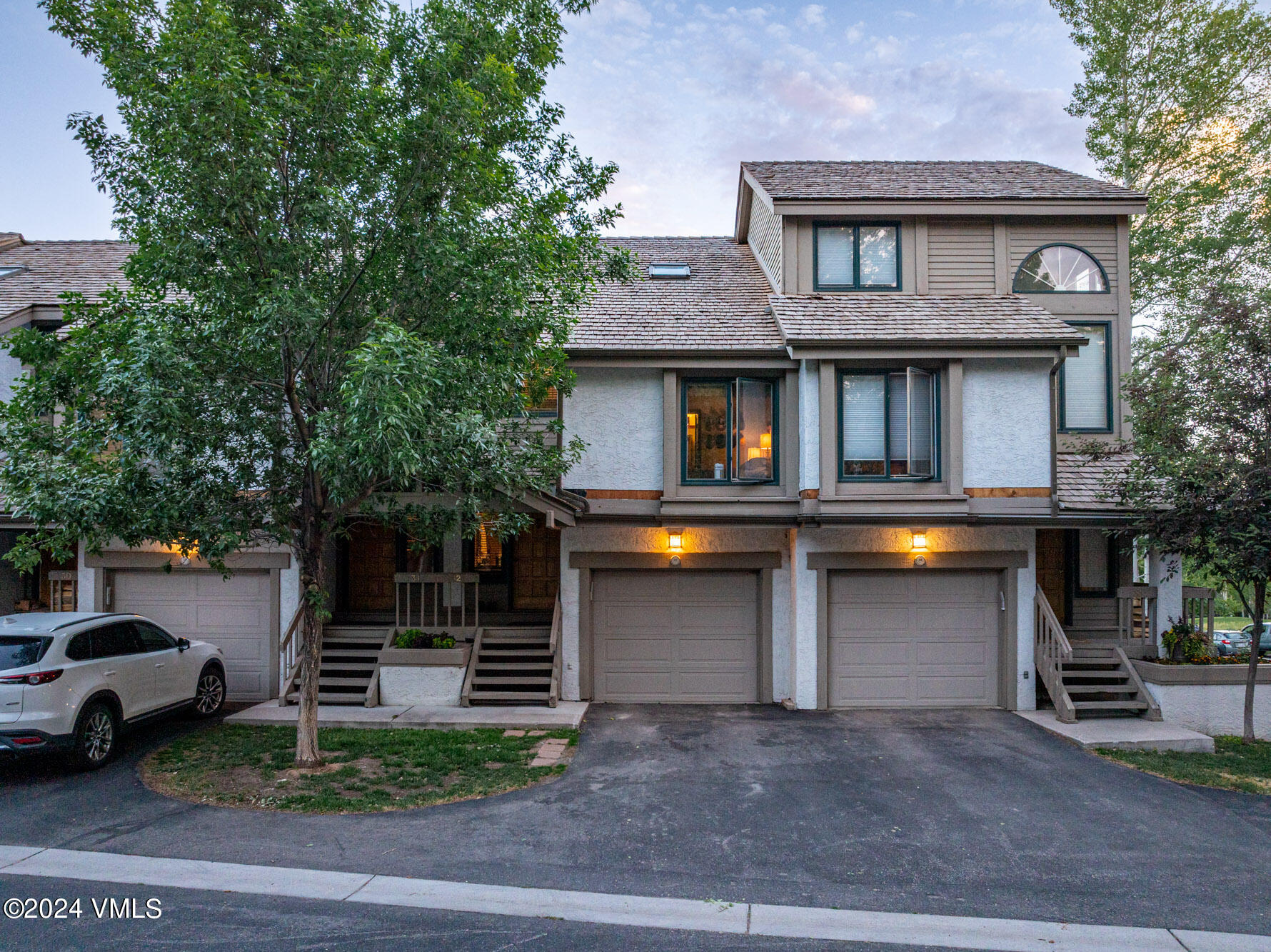 931 Singletree Road, 32