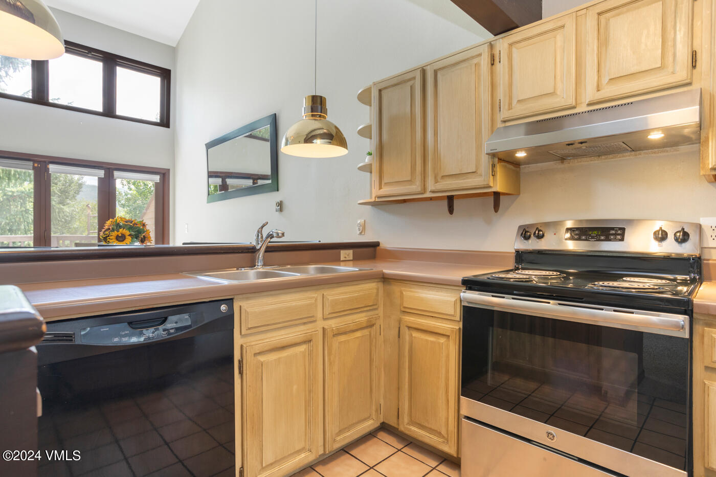 931 Singletree Road, 32