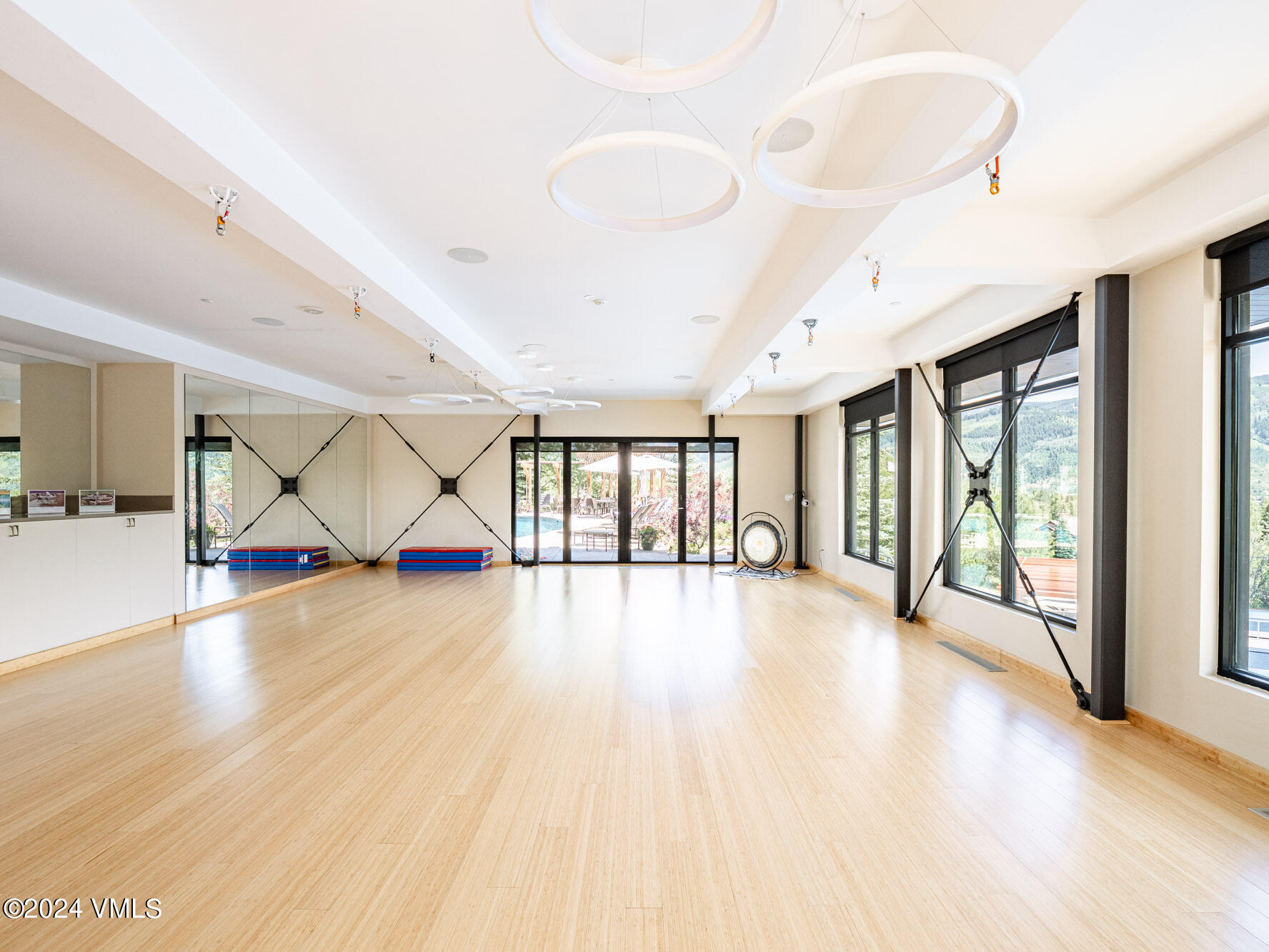 931 Singletree Road, 32