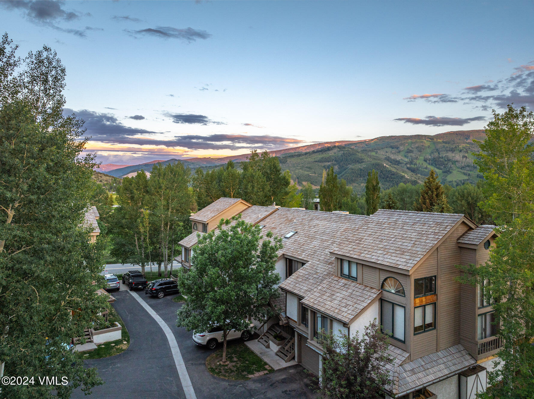 931 Singletree Road, 32