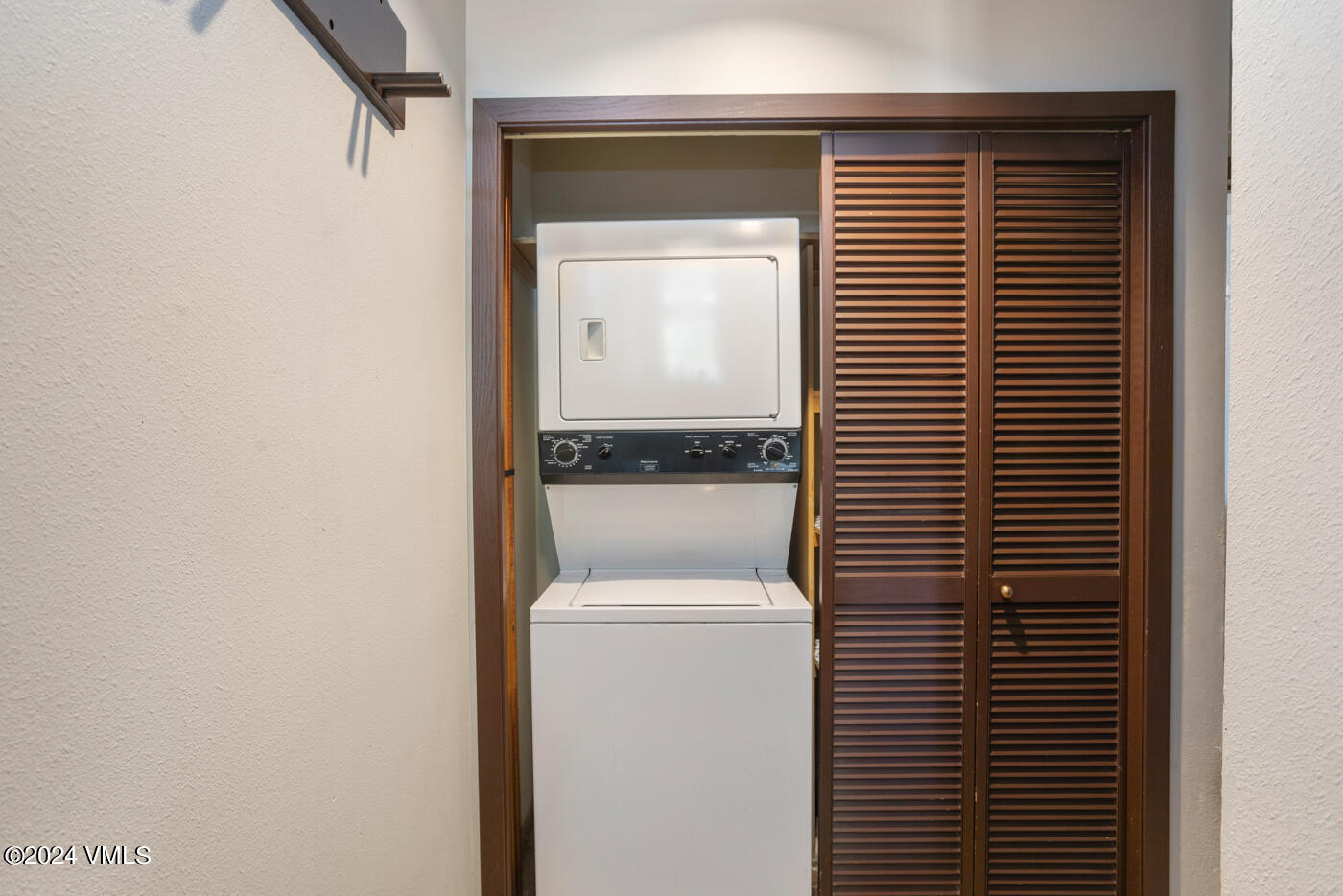 931 Singletree Road, 32