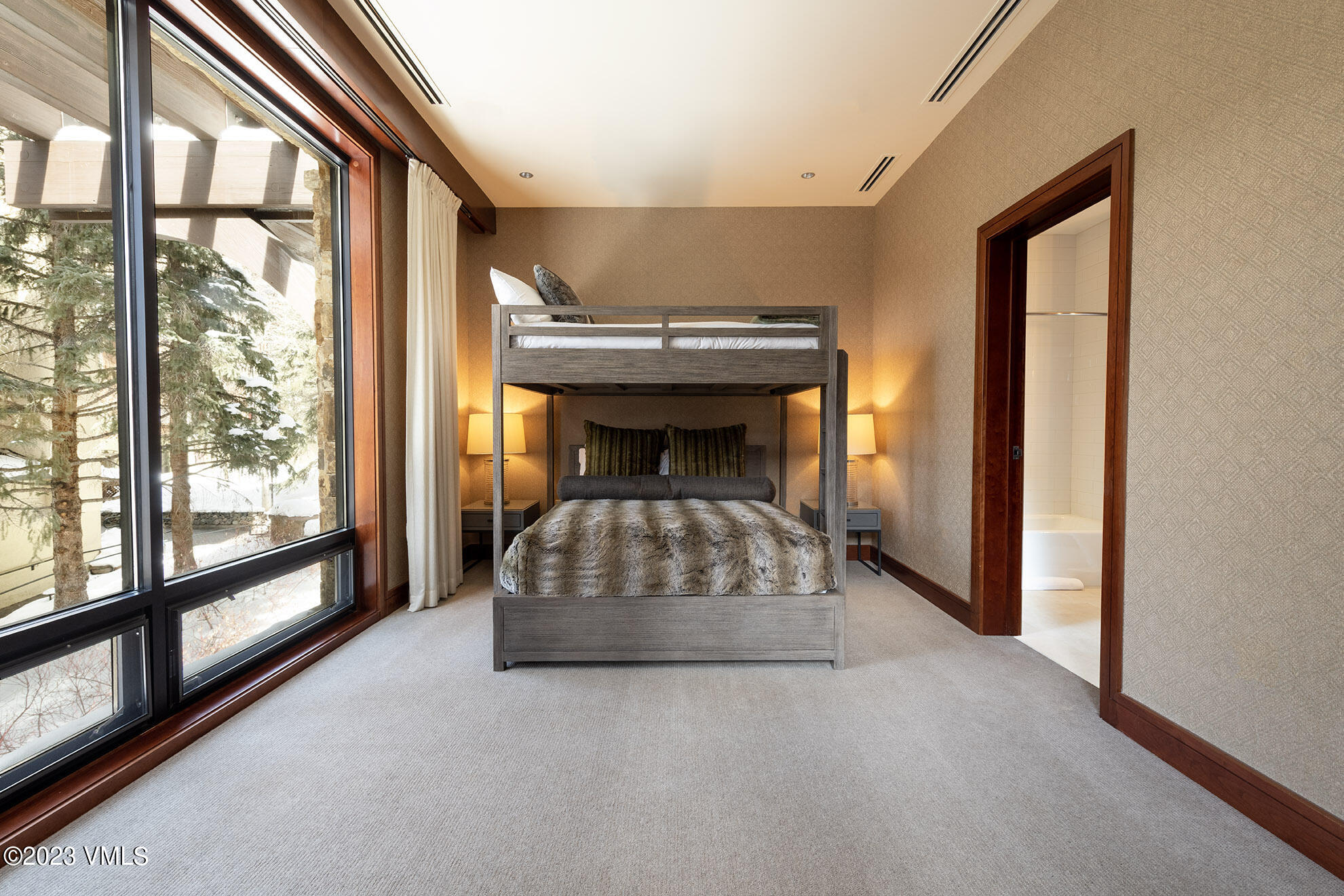 141 E Meadow Drive, 2A SOUTH