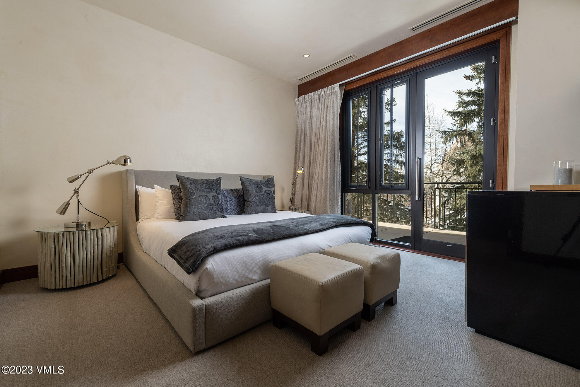 141 E Meadow Drive, 2A SOUTH