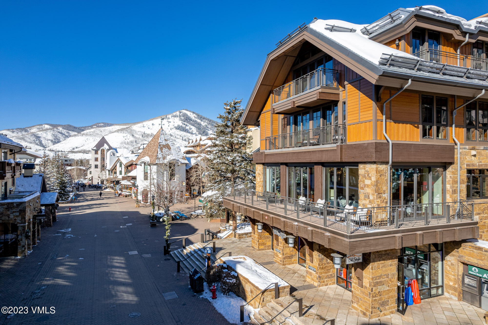 141 E Meadow Drive, 2A SOUTH