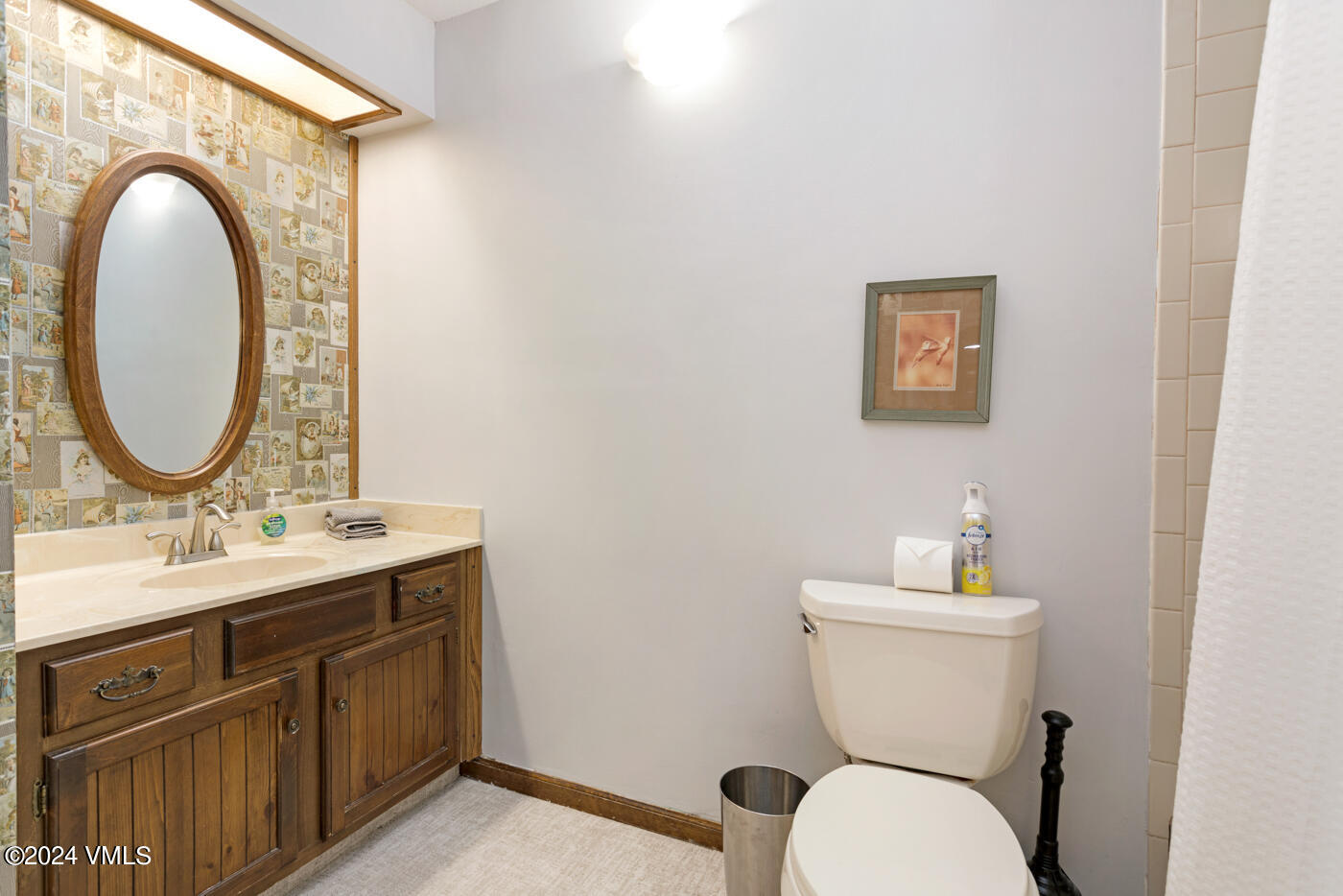 218 W Beaver Creek Boulevard, A & B