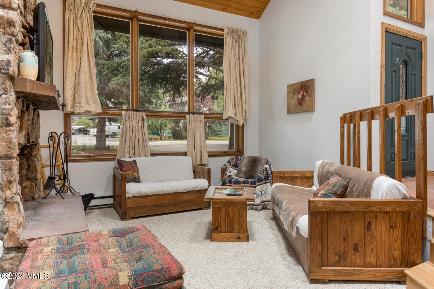 218 W Beaver Creek Boulevard, A & B