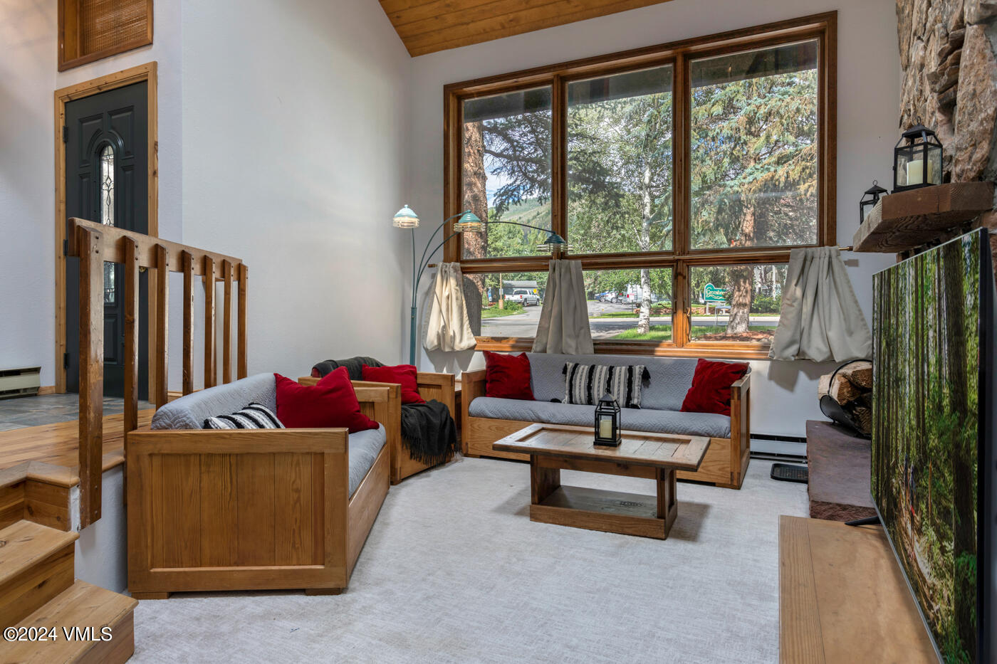 218 W Beaver Creek Boulevard, A & B