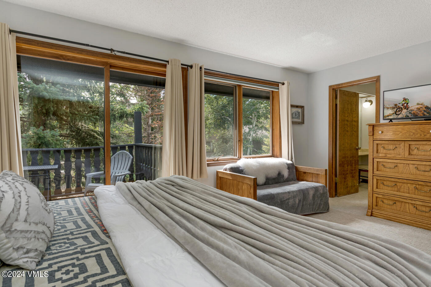 218 W Beaver Creek Boulevard, A & B