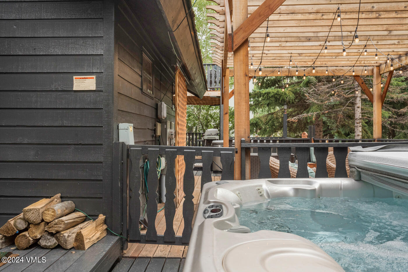 218 W Beaver Creek Boulevard, A & B