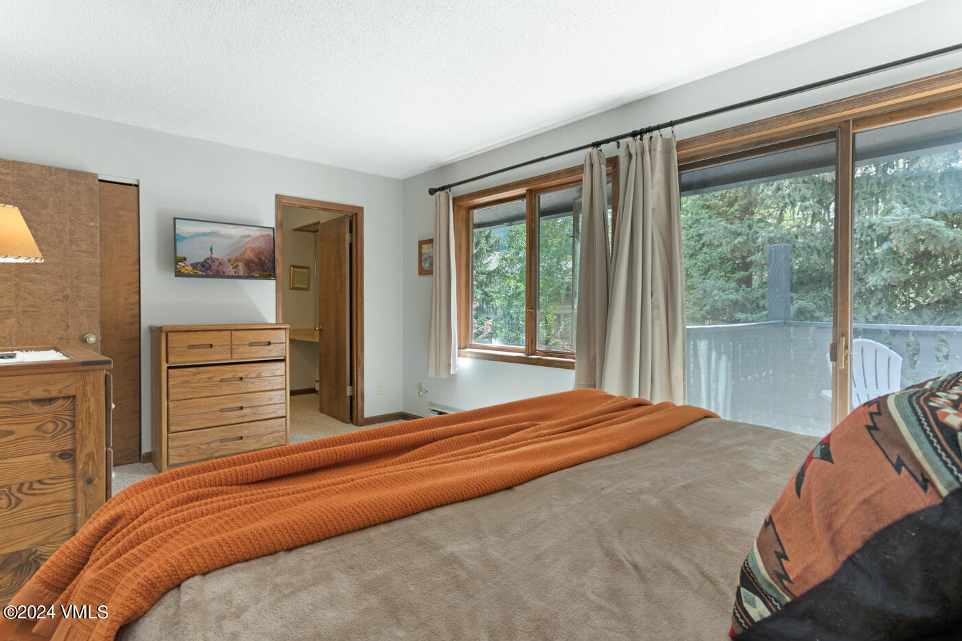 218 W Beaver Creek Boulevard, A & B