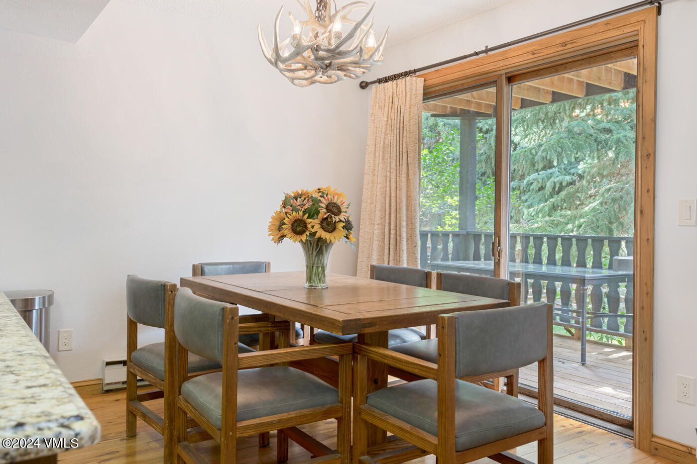 218 W Beaver Creek Boulevard, A & B