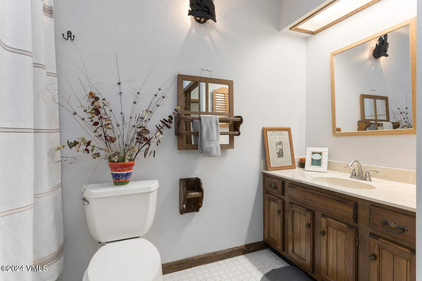 218 W Beaver Creek Boulevard, A & B