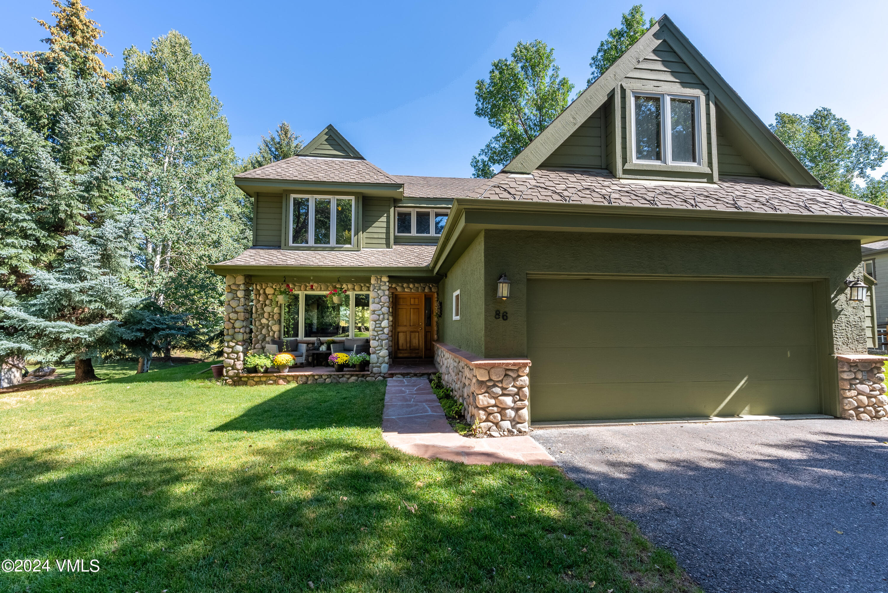 86 Castle Peak Lane | SOLD