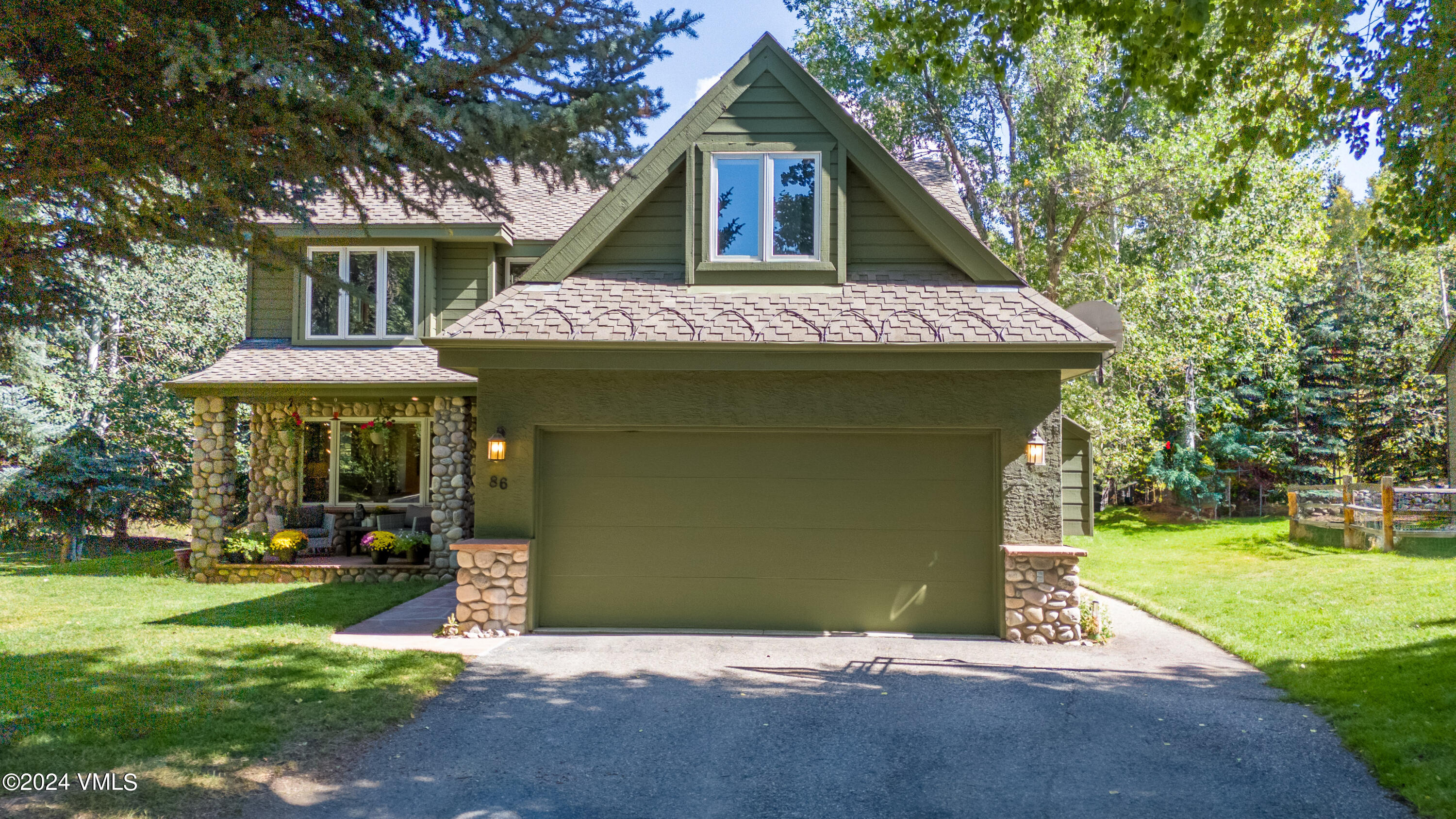 86 Castle Peak Lane | SOLD