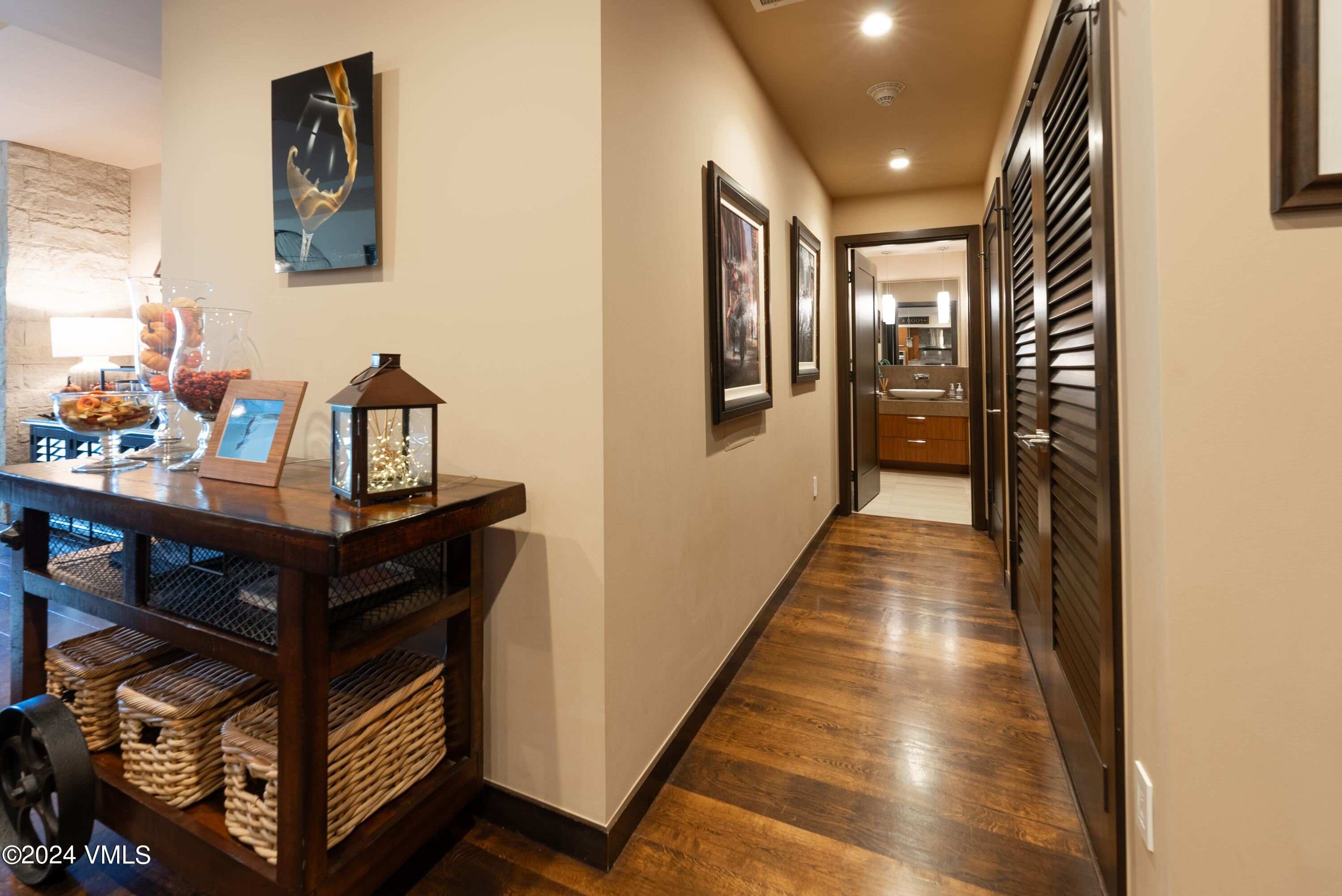 701 W Lionshead, E406