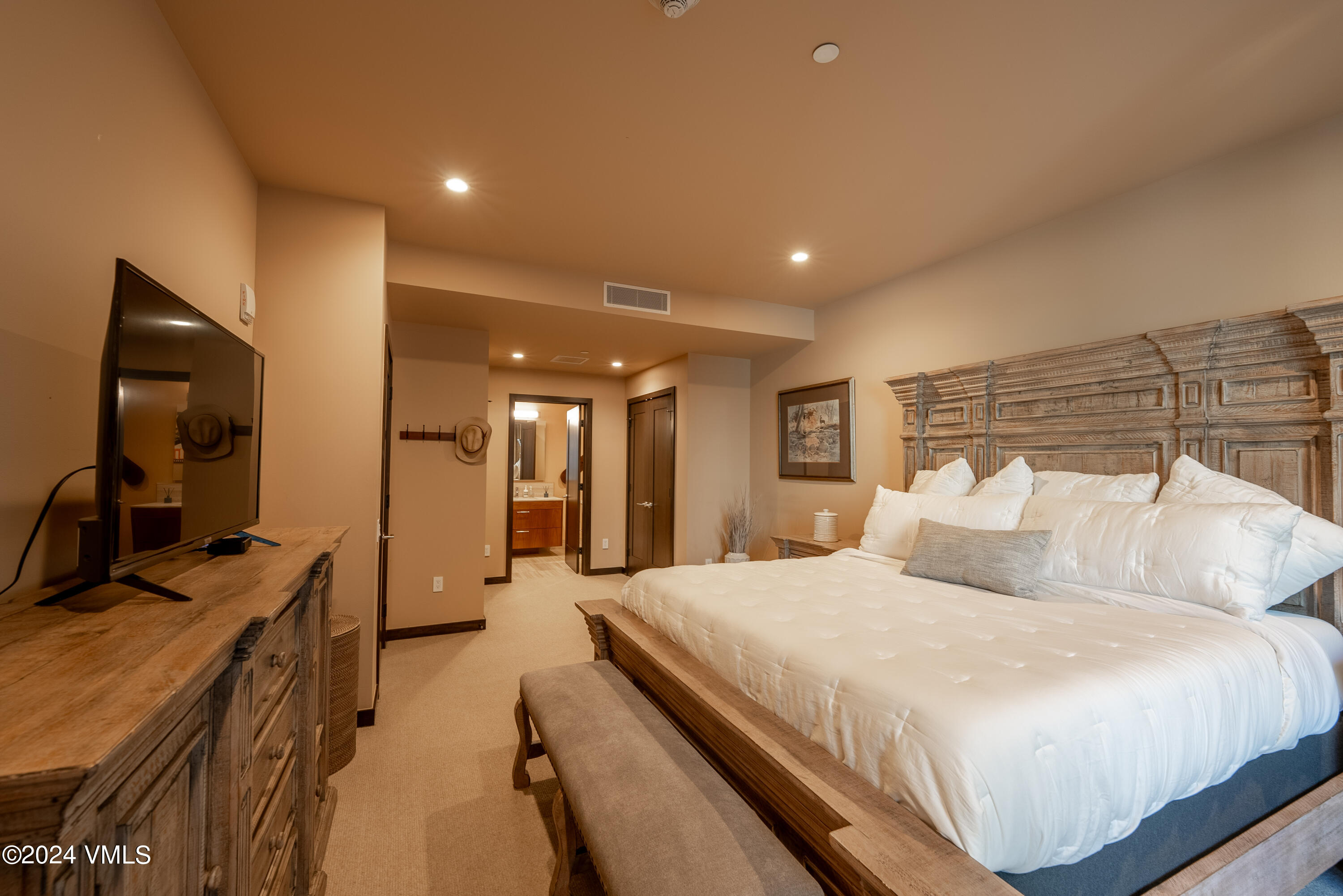 701 W Lionshead, E406