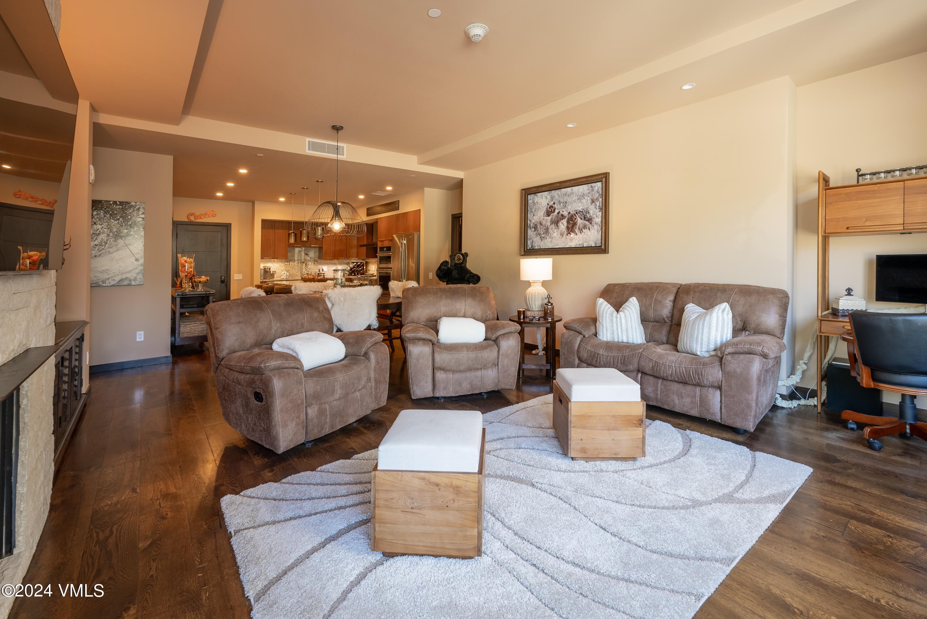 701 W Lionshead, E406