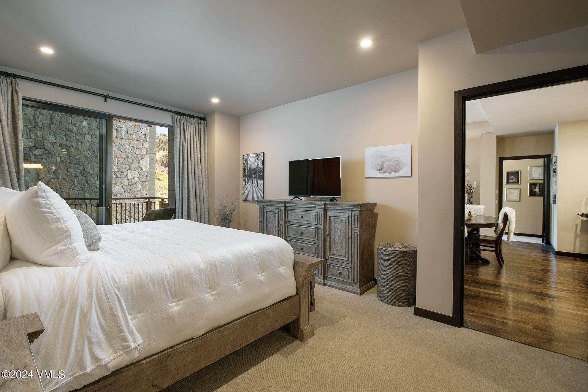 701 W Lionshead, E406