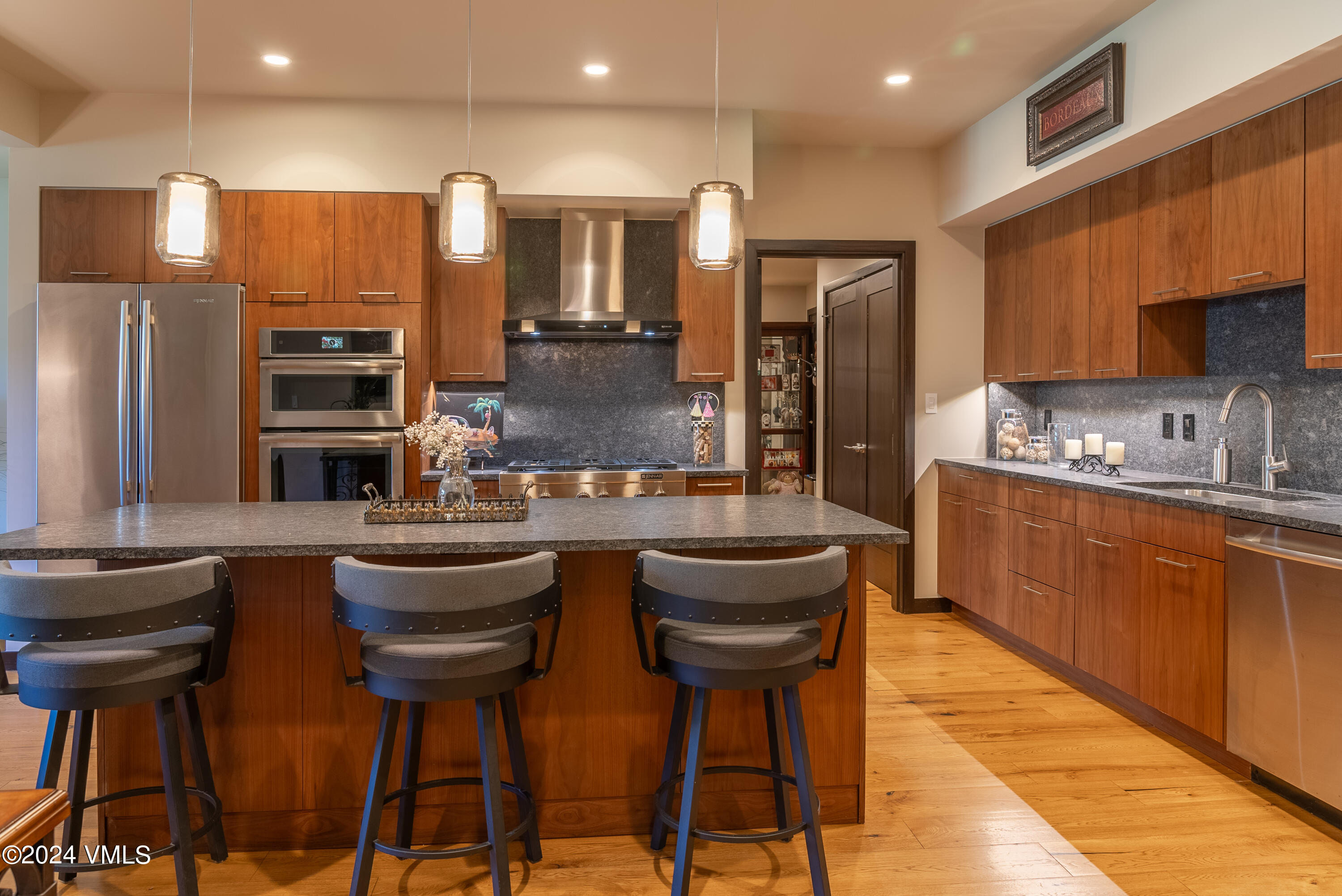 701 W Lionshead Circle, W201