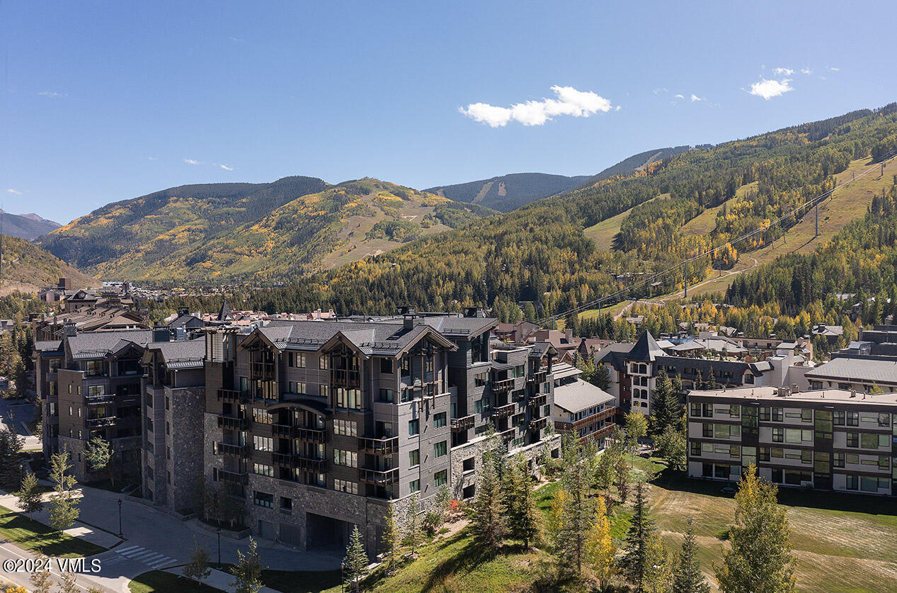 701 W Lionshead Circle, W201