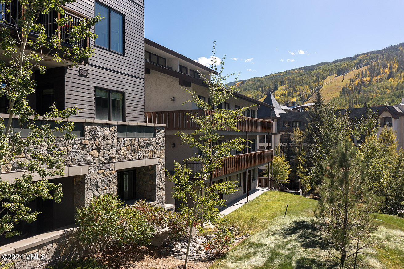 701 W Lionshead Circle, W201