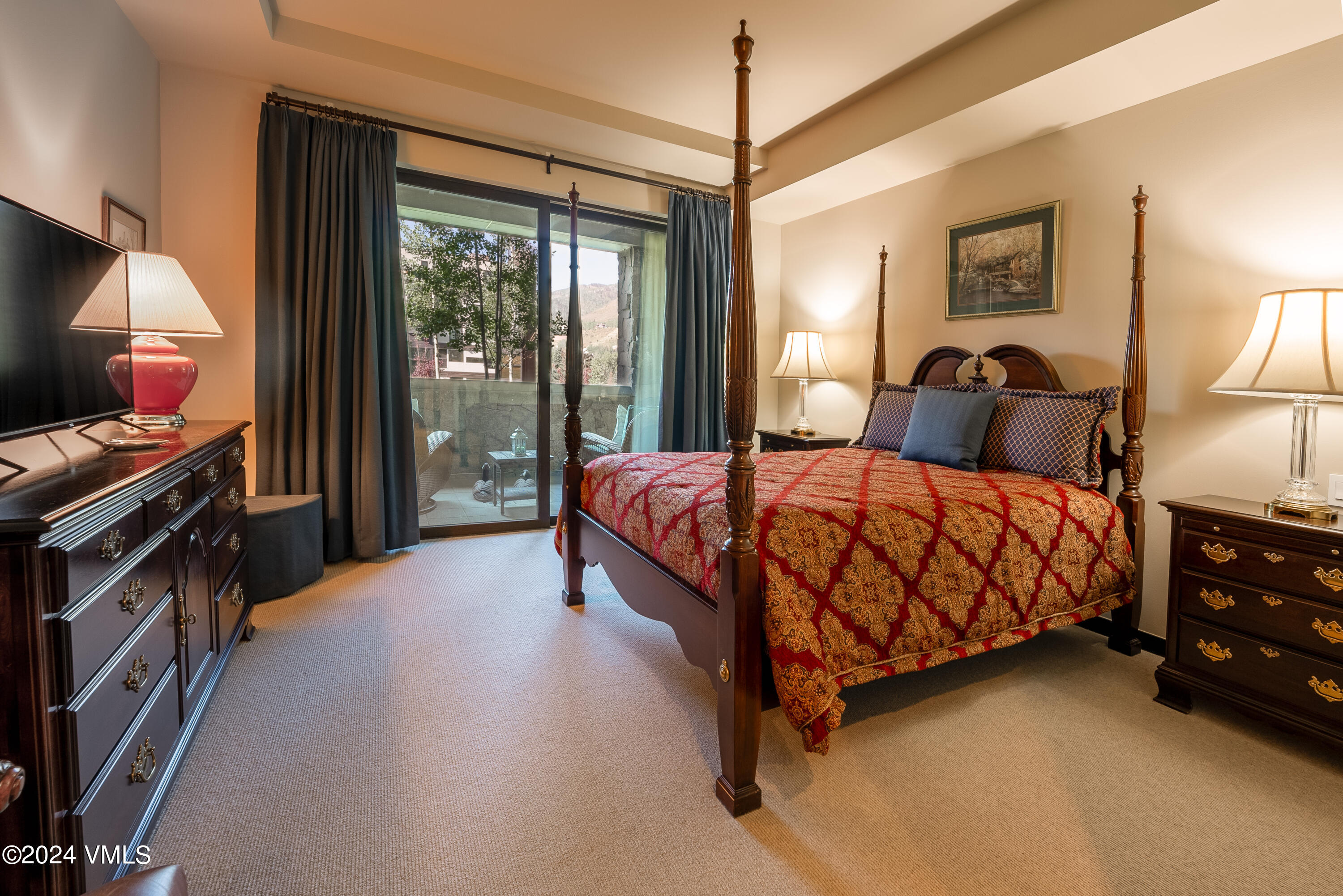 701 W Lionshead Circle, W201