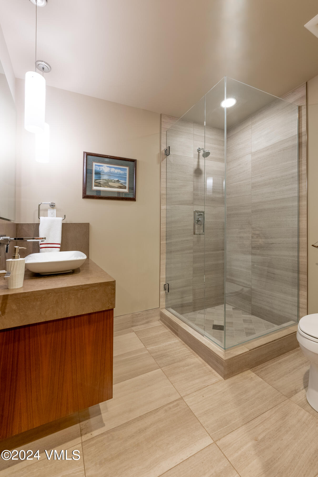 701 W Lionshead Circle, W201