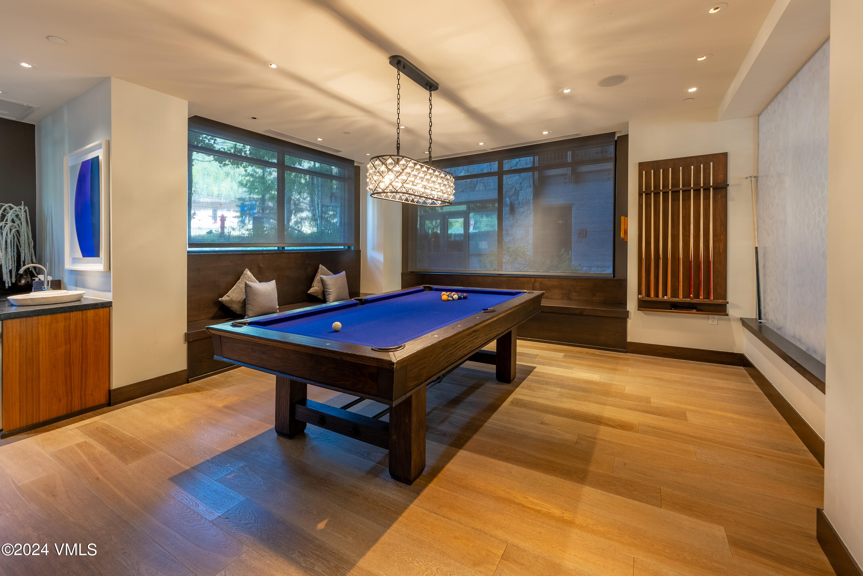 701 W Lionshead Circle, W201