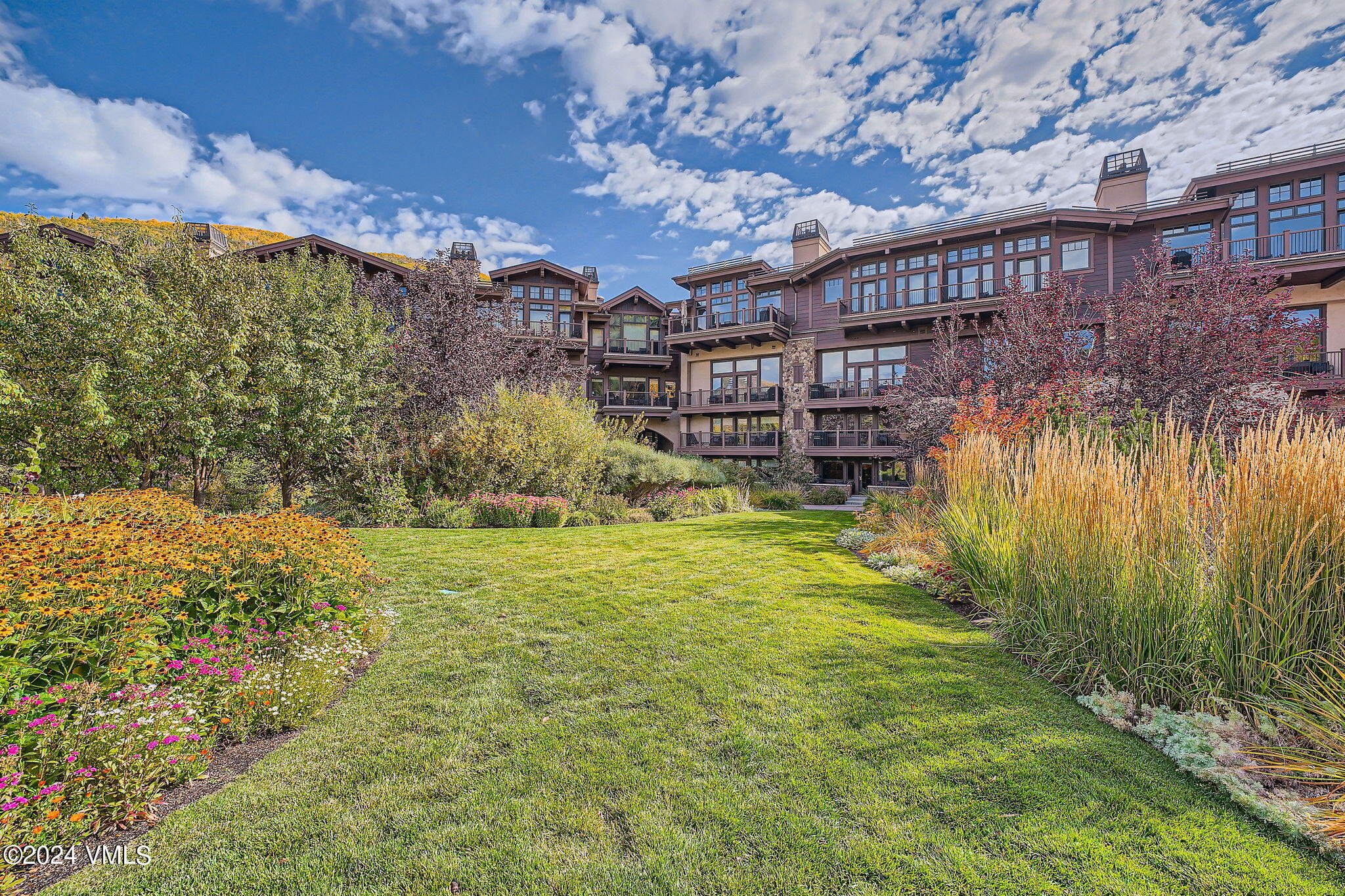 595 Vail Valley Drive Unit: 164