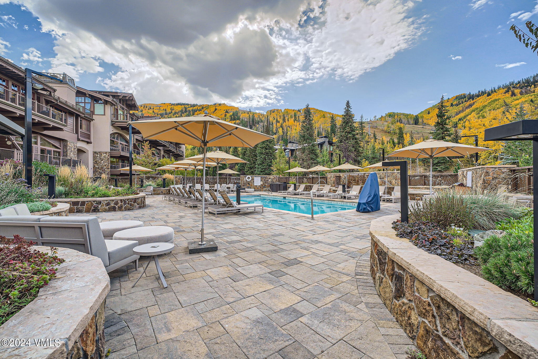 595 Vail Valley Drive Unit: 164