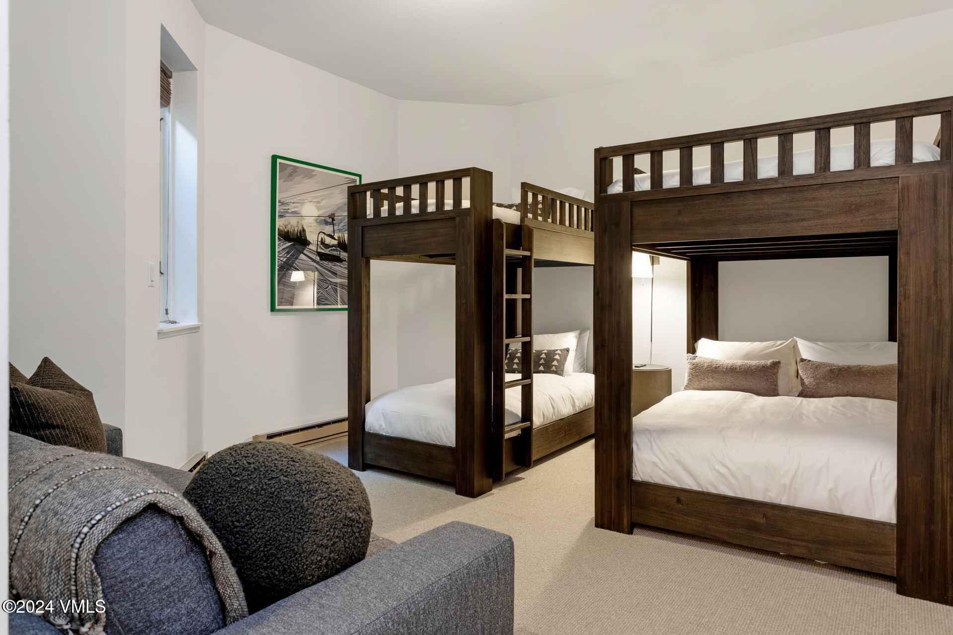 1592 Golf Terrace Terrace Q55