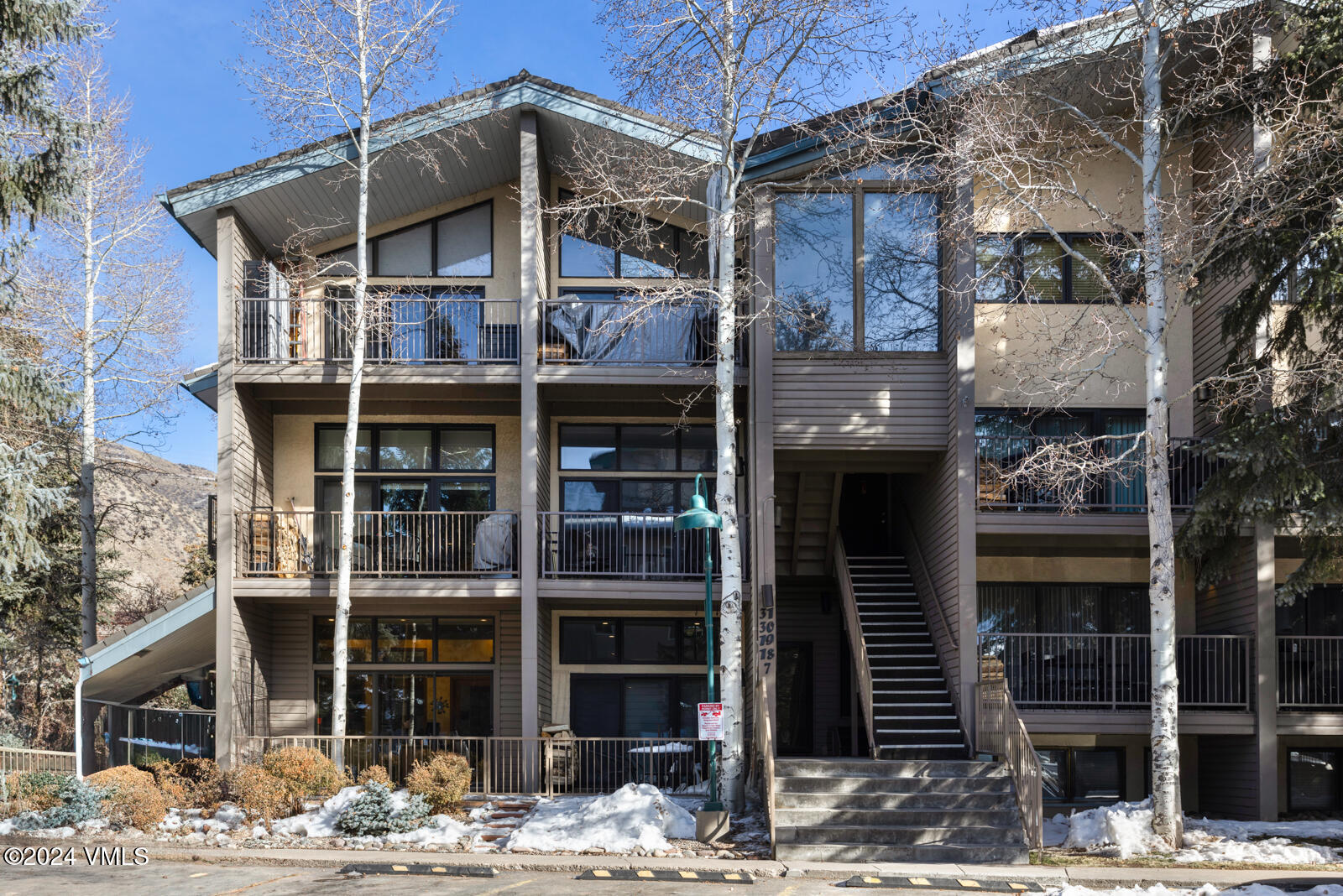 177 Lake Street, 19 | SOLD