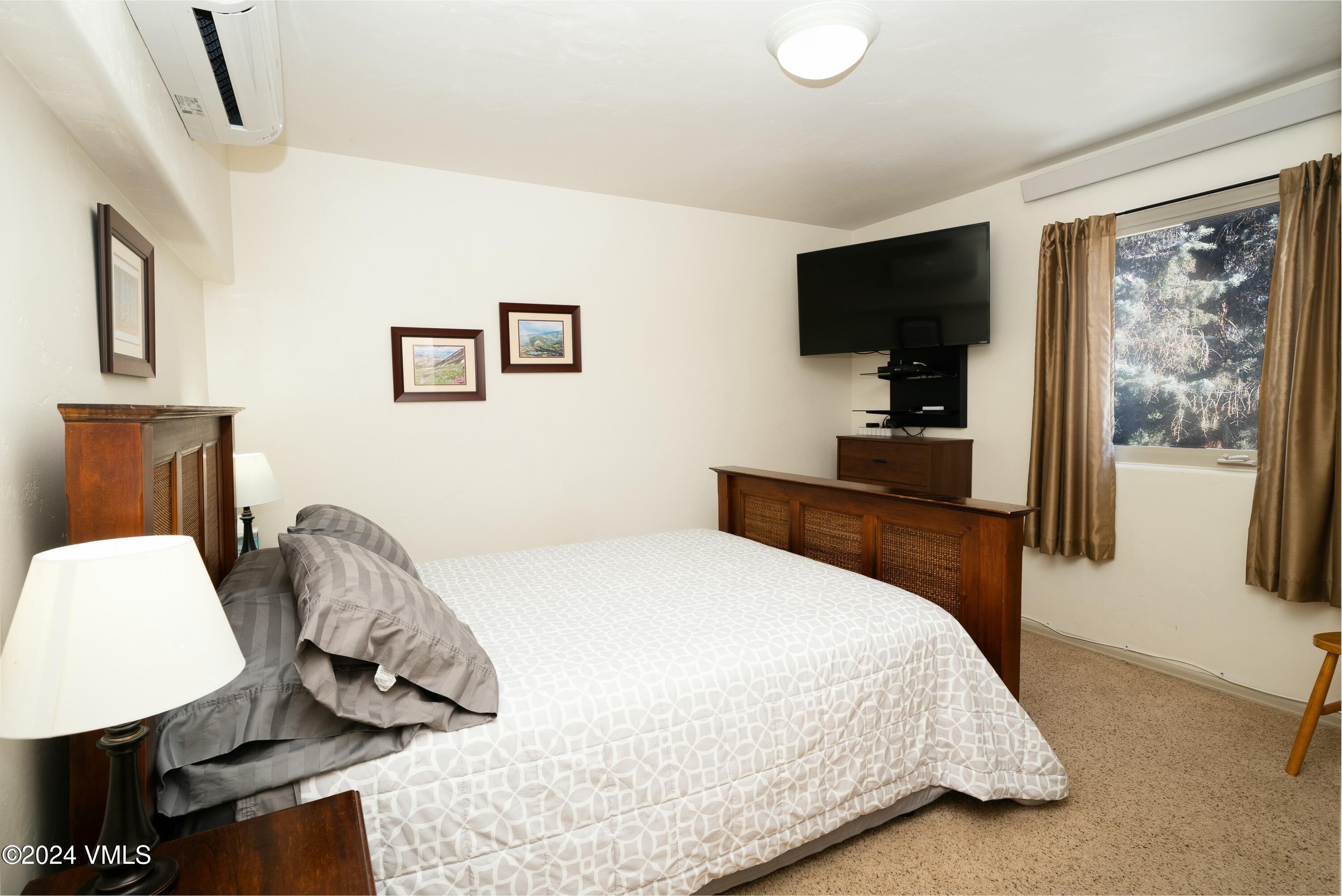 228 & 238 W Beaver Creek Boulevard, A & B