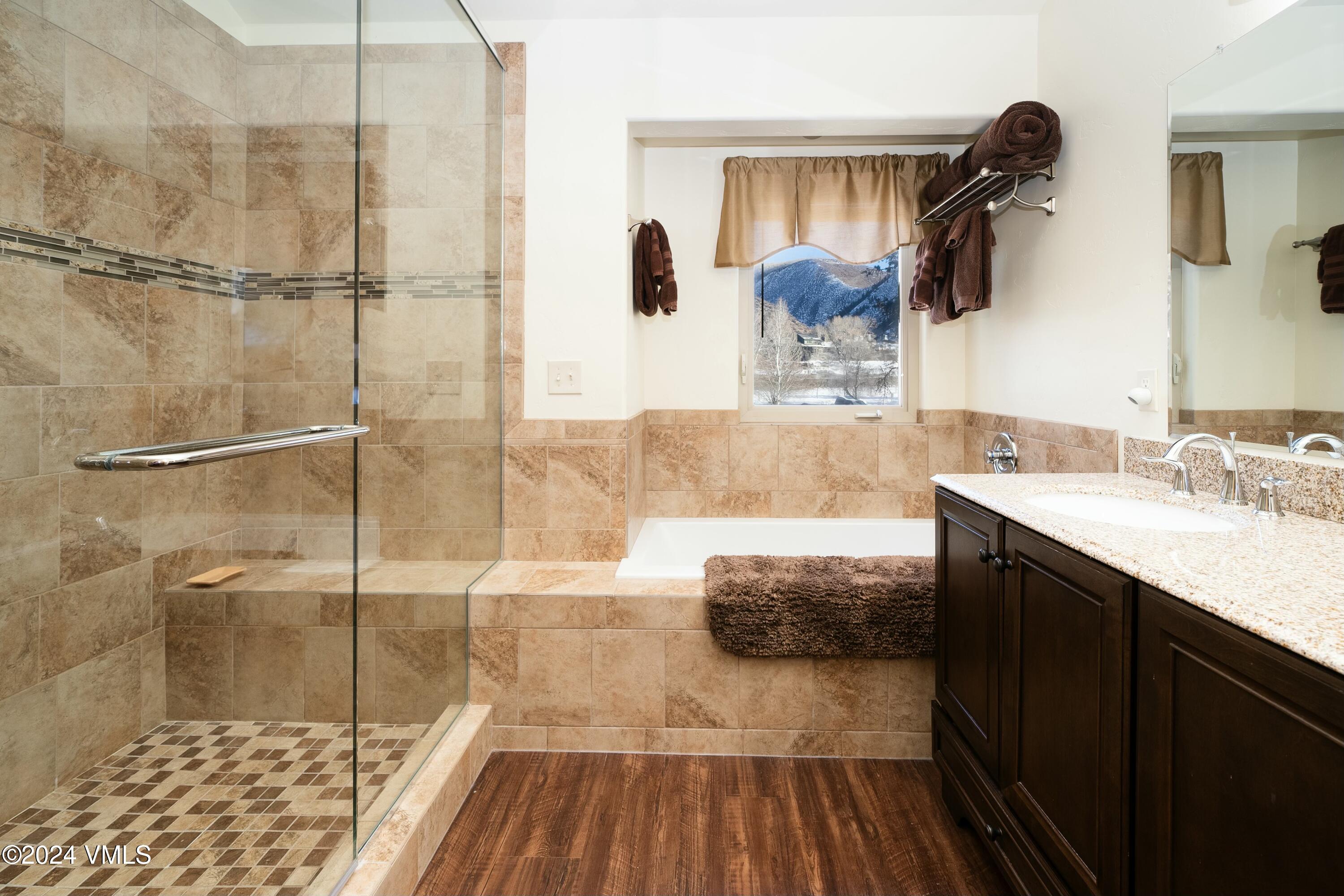 228 & 238 W Beaver Creek Boulevard, A & B