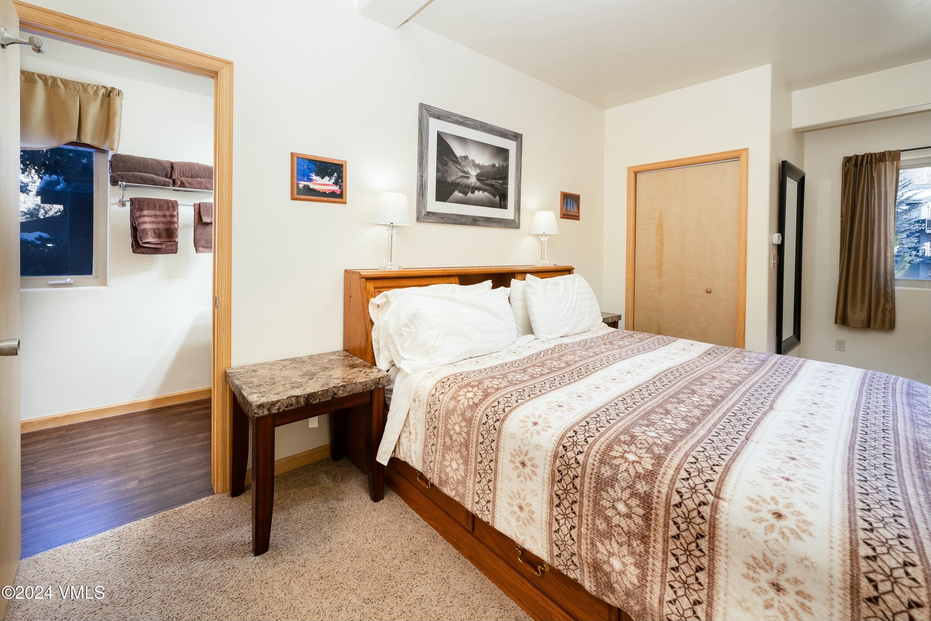 228 & 238 W Beaver Creek Boulevard, A & B