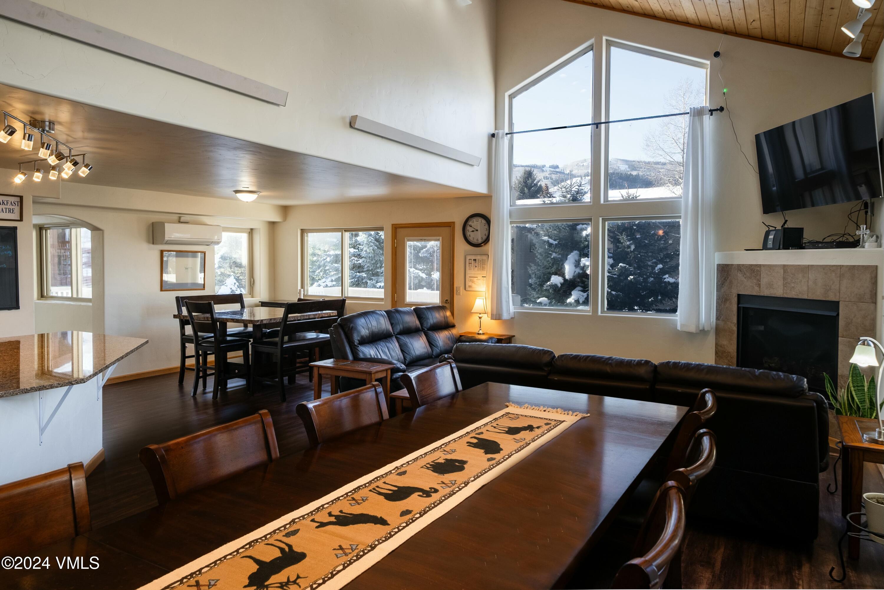228 & 238 W Beaver Creek Boulevard, A & B