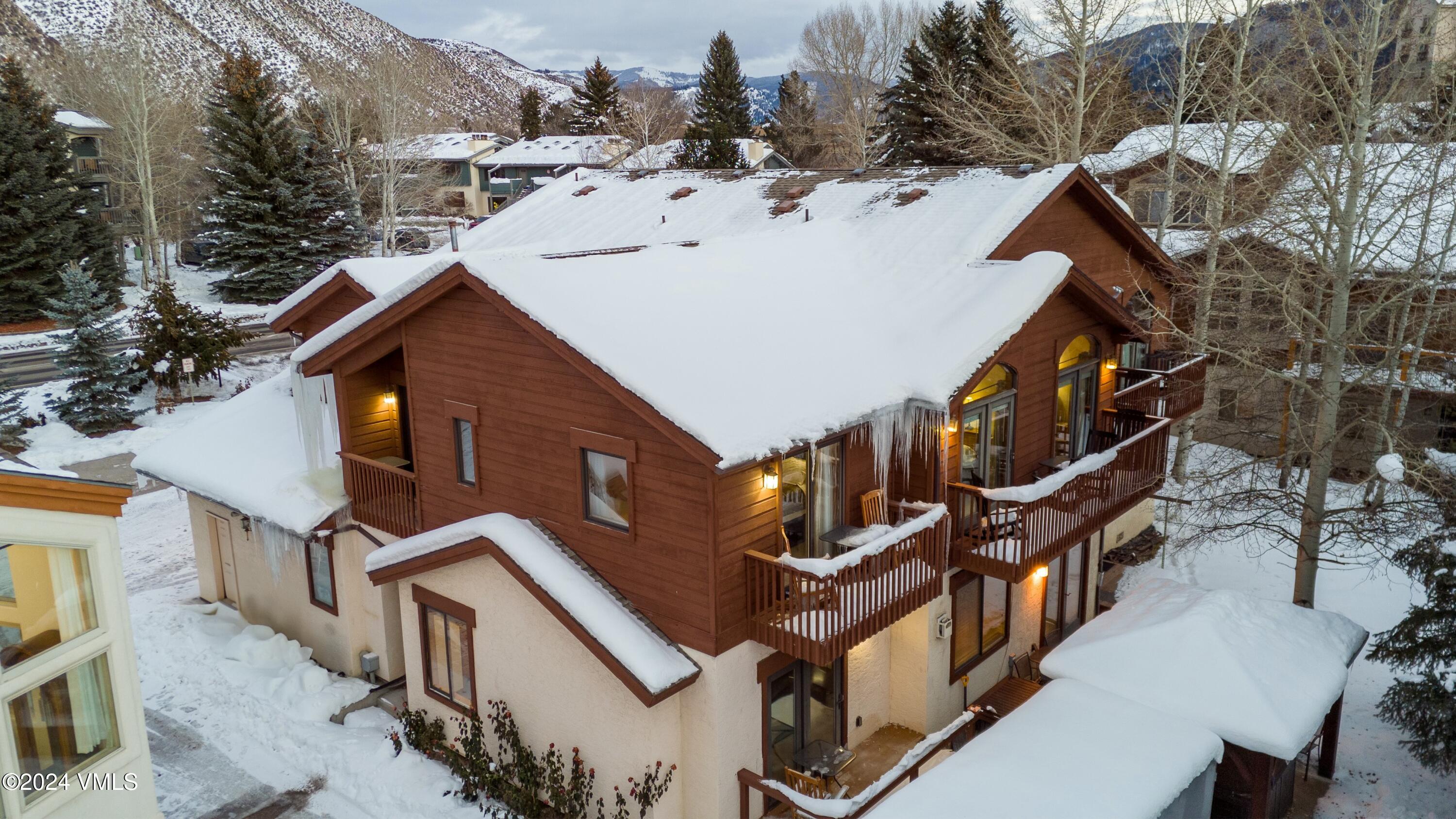 228 & 238 W Beaver Creek Boulevard, A & B